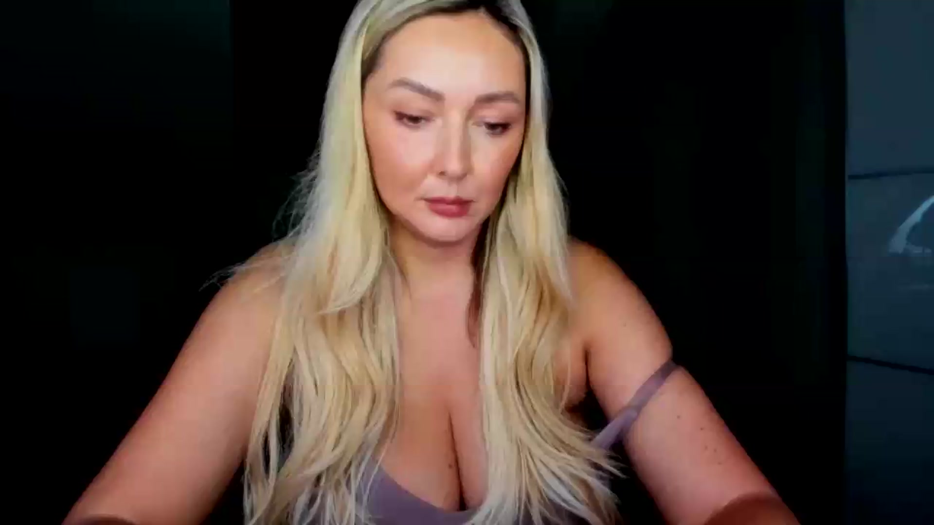 Gallery image thumbnail from Mi_Ha's myfreecams stream on, 07/31/2026, 14:44 image 16 of 20