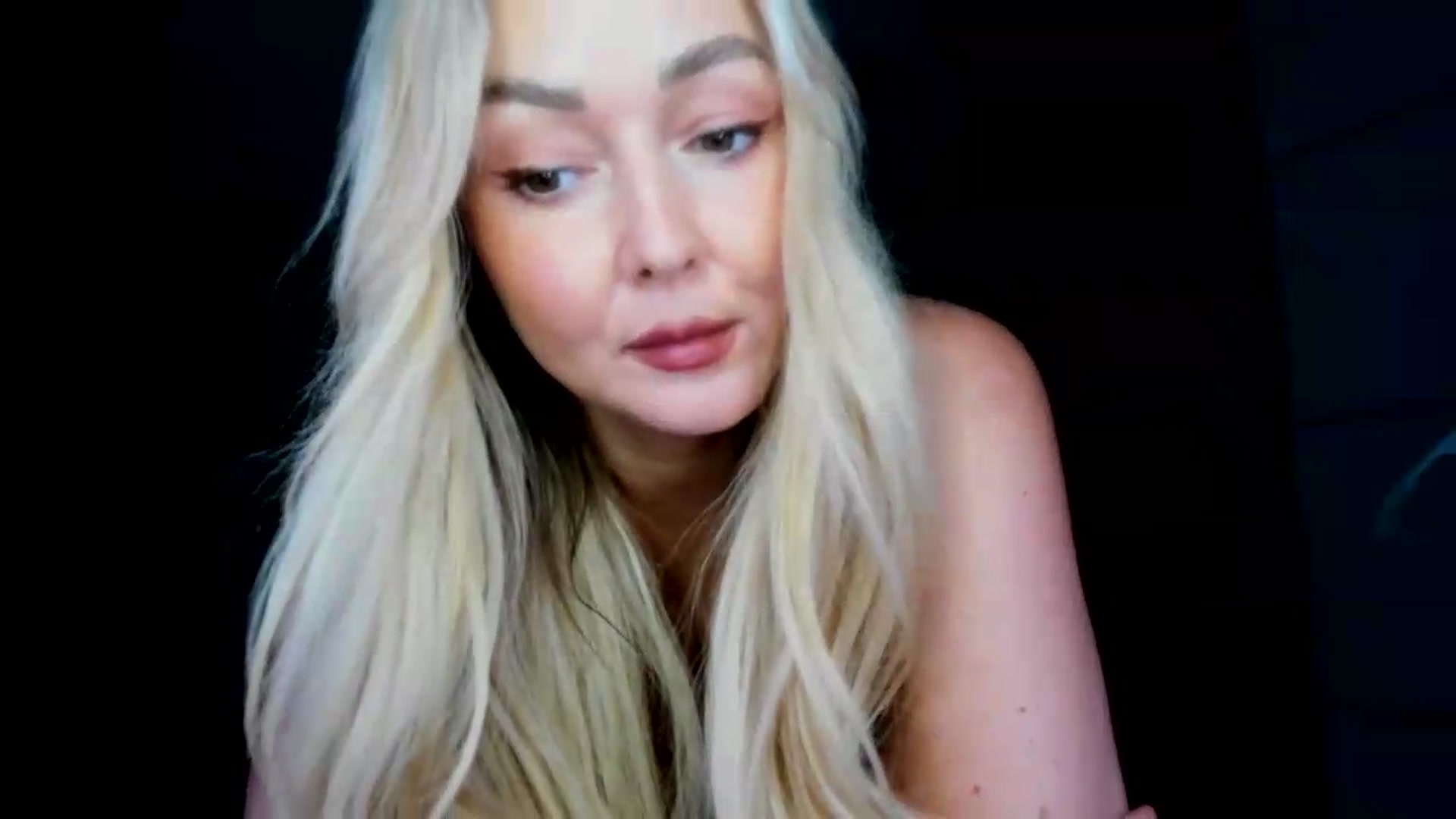 Gallery image thumbnail from Mi_Ha's myfreecams stream on, 08/01/2026, 15:15 image 12 of 20