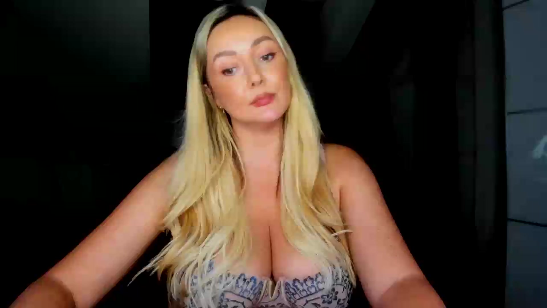 Gallery image thumbnail from Mi_Ha's myfreecams stream on, 08/01/2026, 16:59 image 13 of 20
