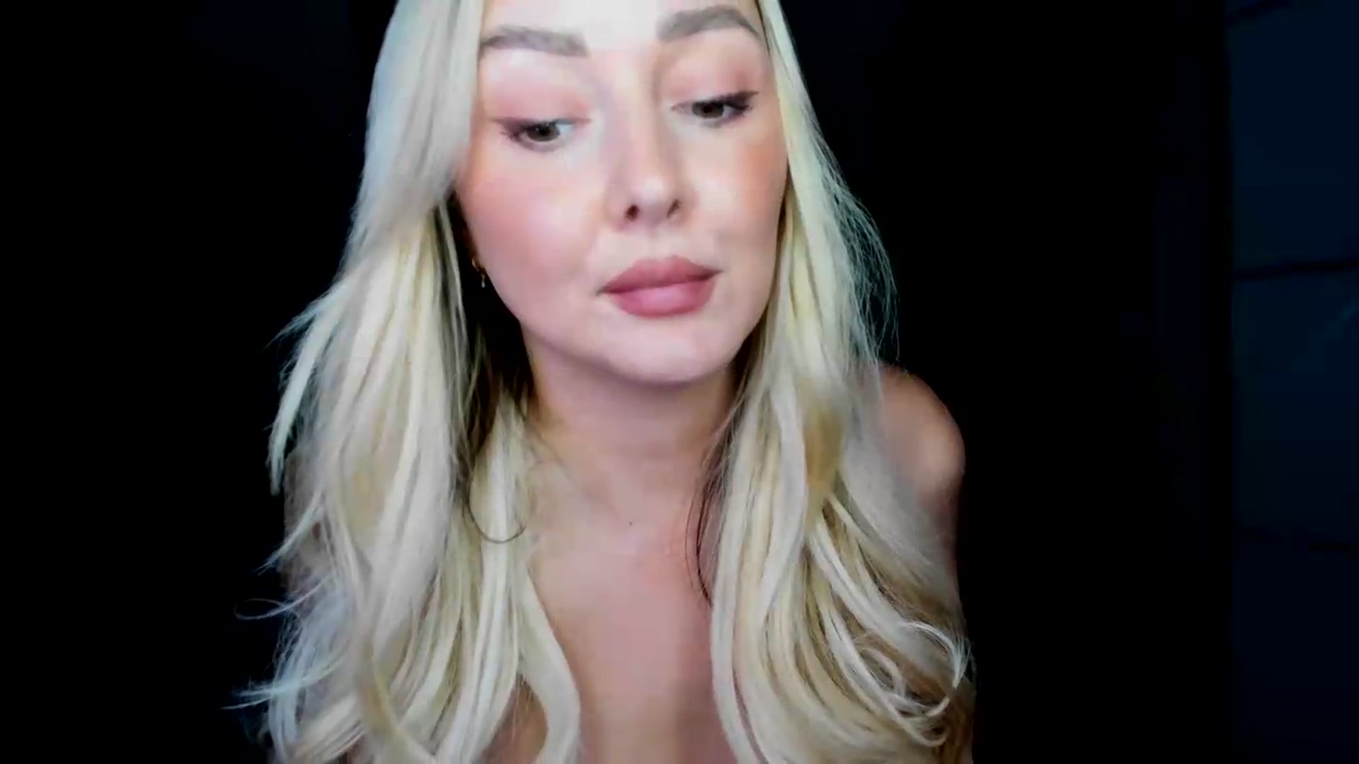 Gallery image thumbnail from Mi_Ha's myfreecams stream on, 08/04/2026, 15:02 image 9 of 20