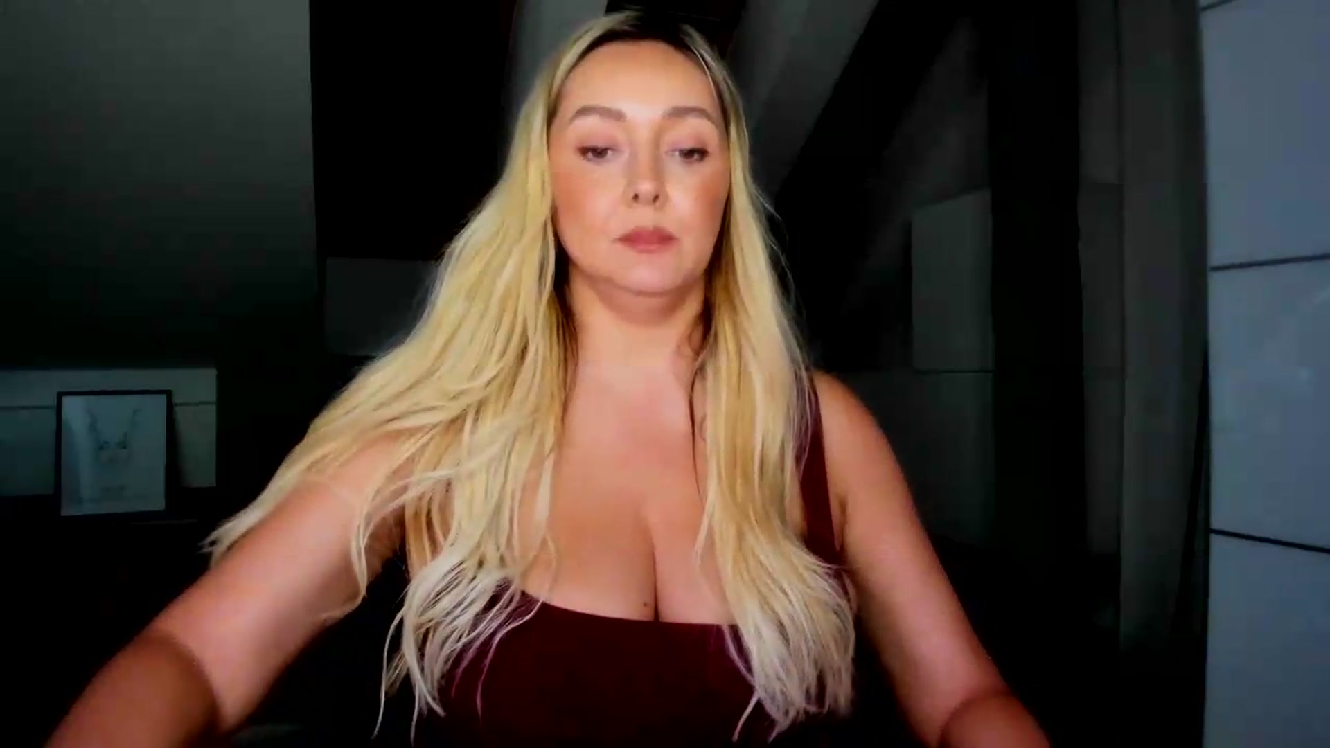 Gallery image thumbnail from Mi_Ha's myfreecams stream on, 08/05/2026, 16:02 image 16 of 20