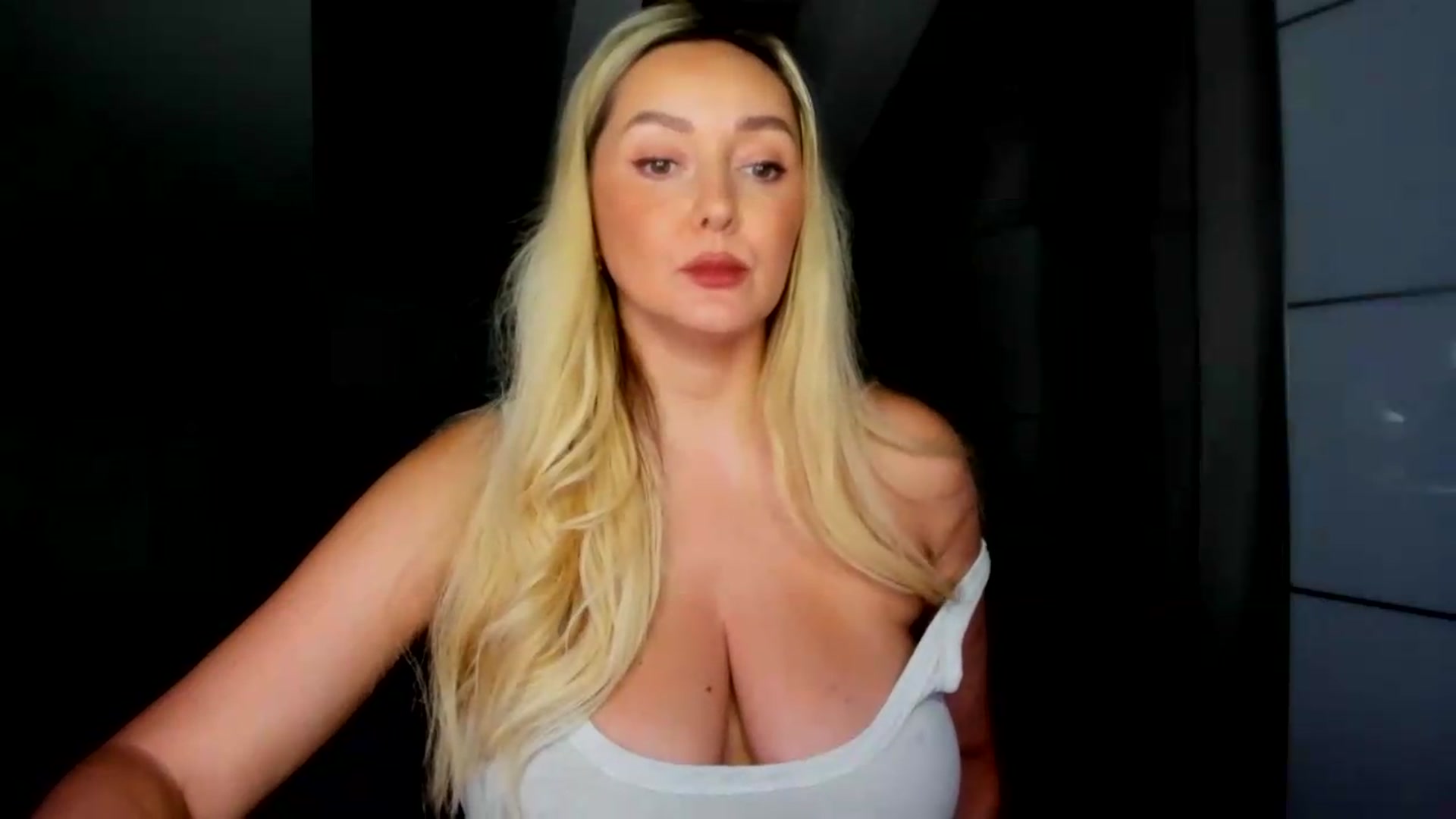 Gallery image thumbnail from Mi_Ha's myfreecams stream on, 08/06/2026, 13:05 image 4 of 20