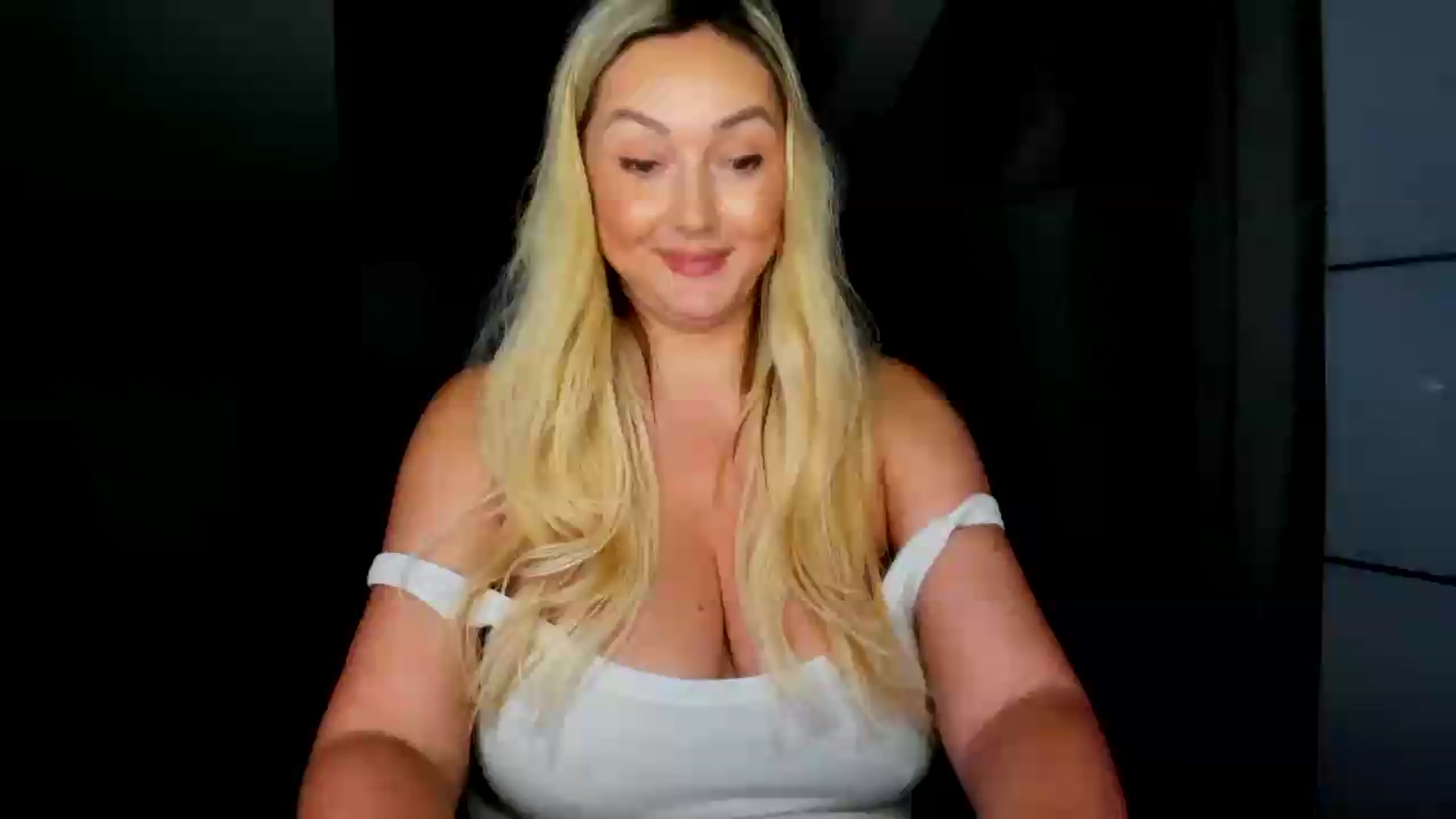 Gallery image thumbnail from Mi_Ha's myfreecams stream on, 08/06/2026, 16:03 image 1 of 20