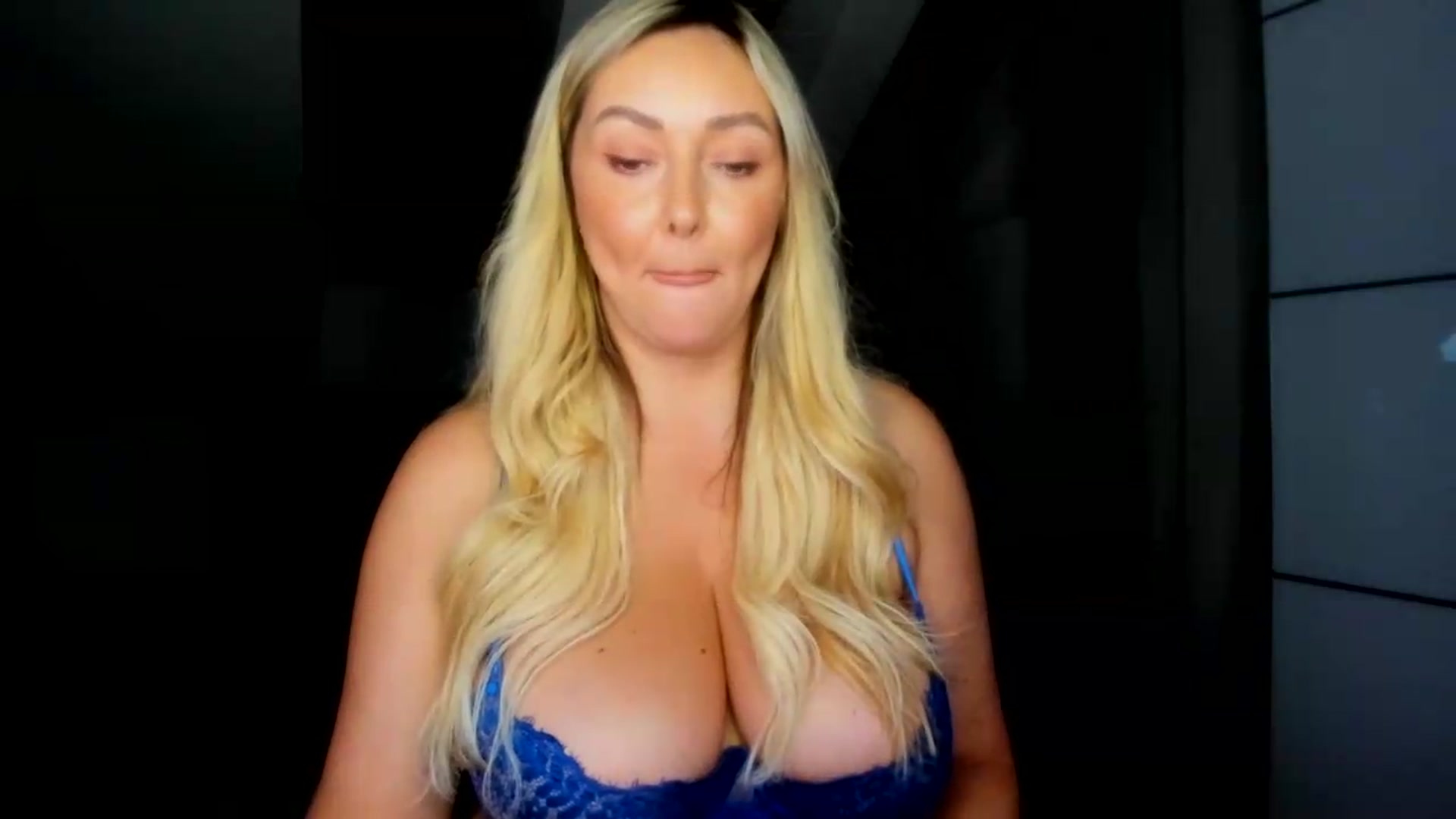 Gallery image thumbnail from Mi_Ha's myfreecams stream on, 08/08/2026, 16:28 image 7 of 20