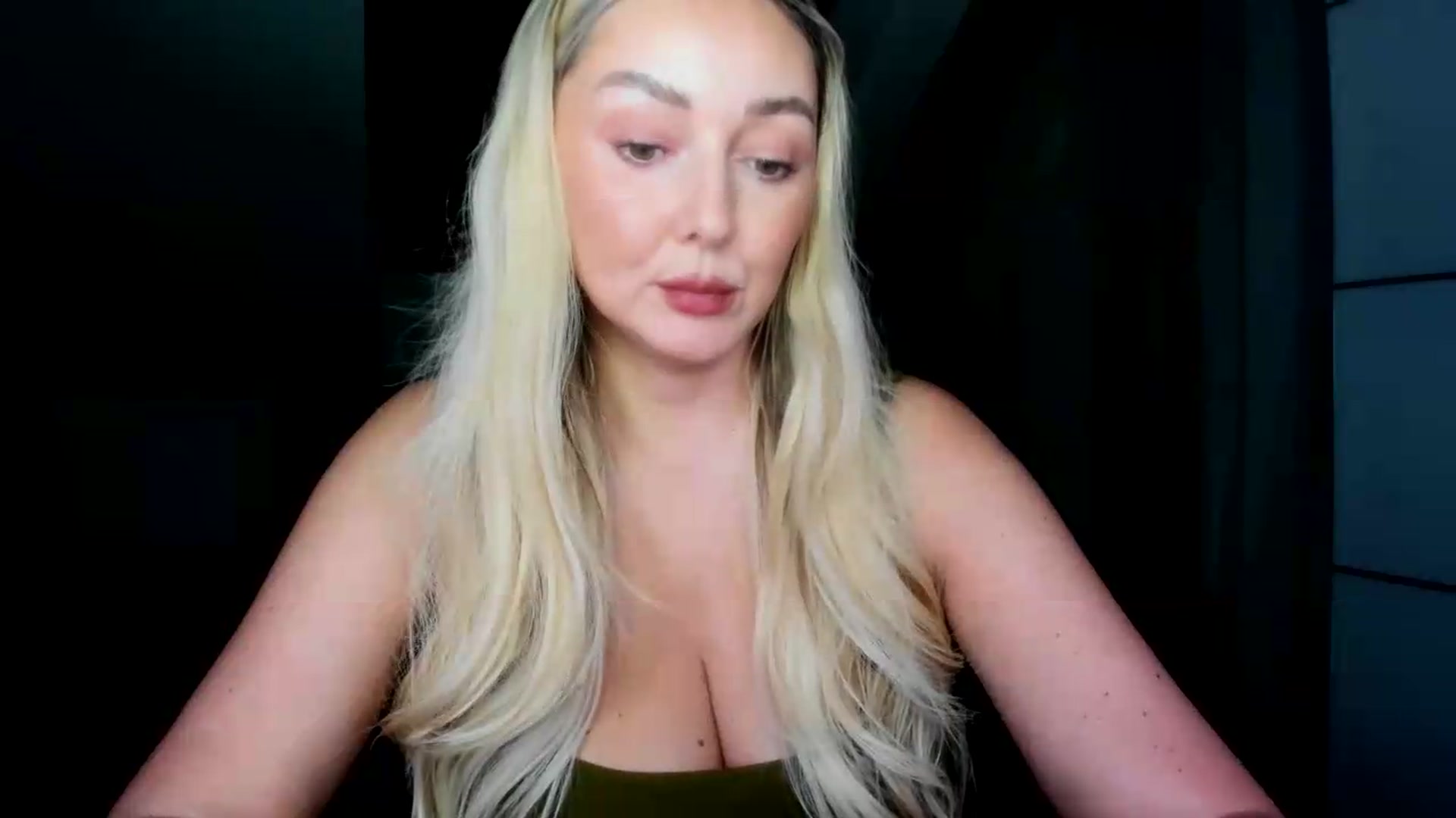 Gallery image thumbnail from Mi_Ha's myfreecams stream on, 08/14/2026, 13:27 image 5 of 20