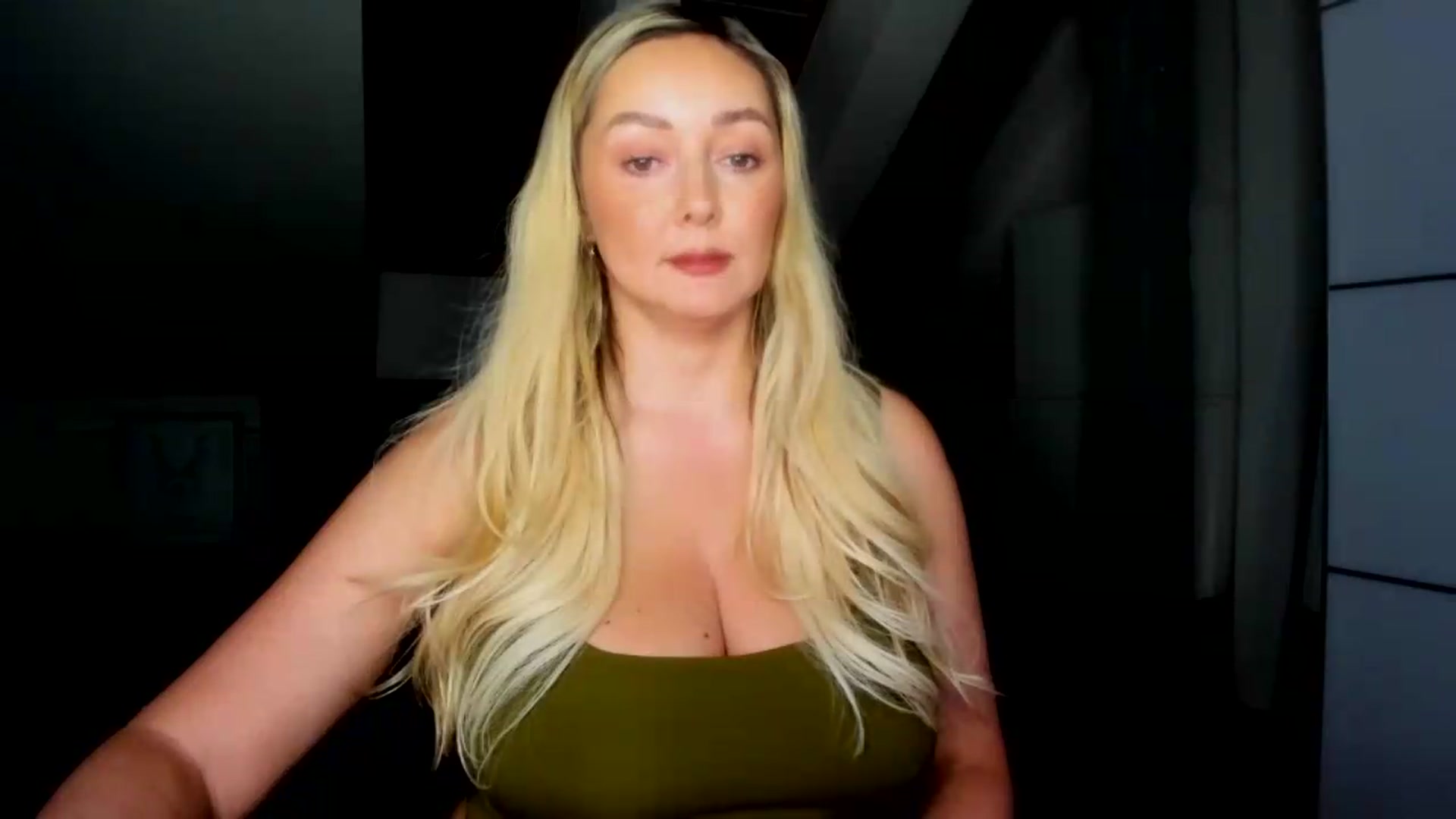 Gallery image thumbnail from Mi_Ha's myfreecams stream on, 08/14/2026, 13:27 image 6 of 20