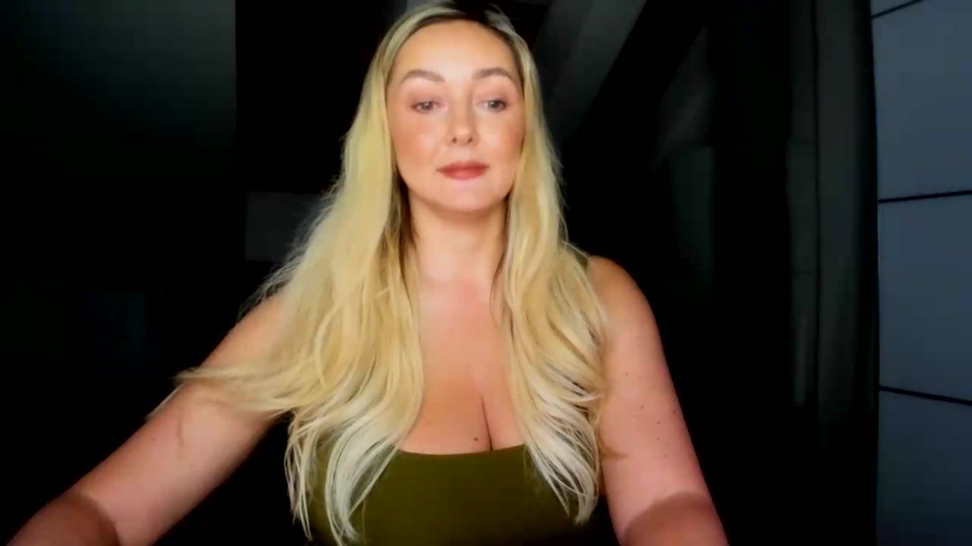 Gallery image thumbnail from Mi_Ha's myfreecams stream on, 08/14/2026, 13:27 image 14 of 20