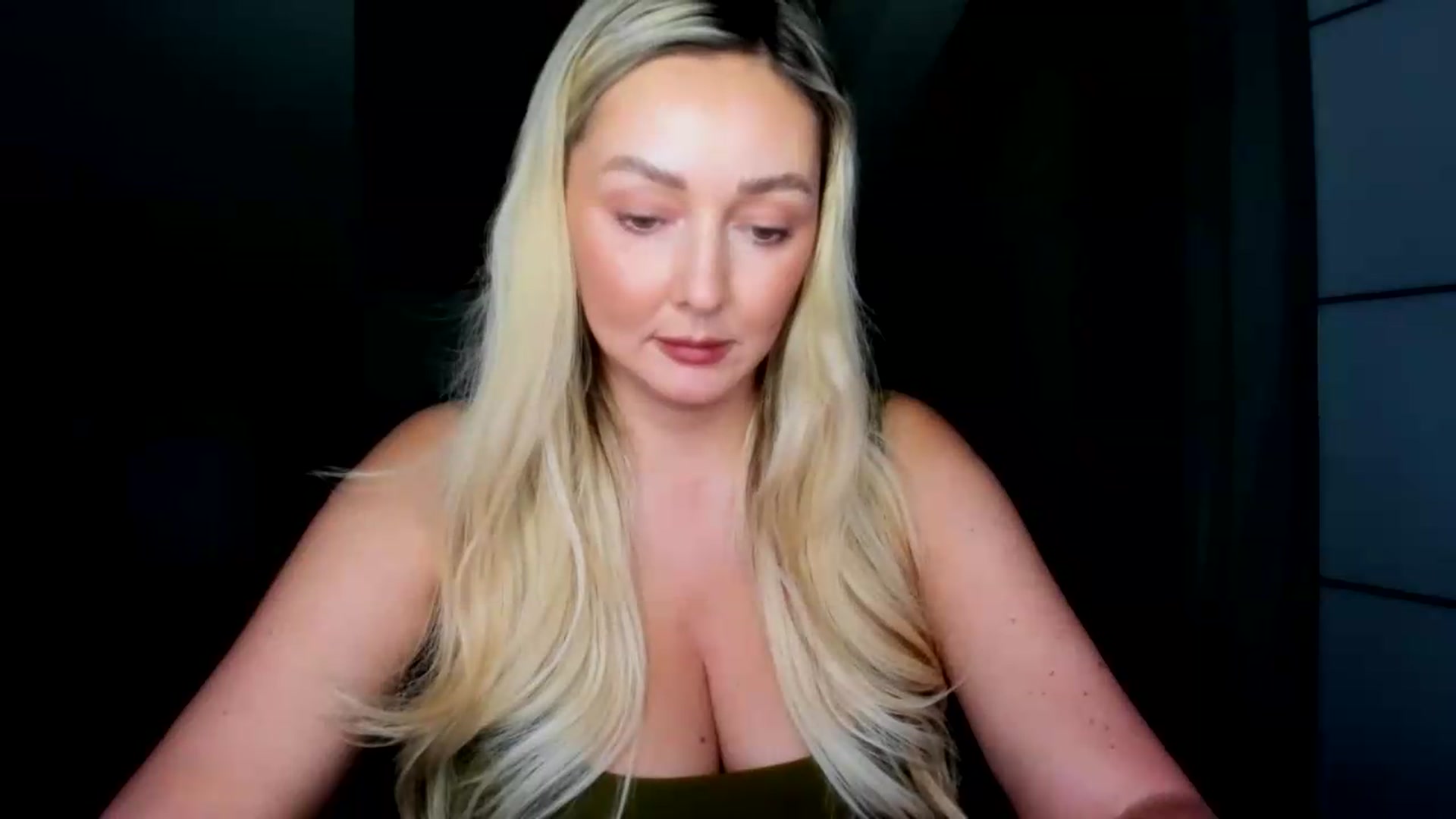 Gallery image thumbnail from Mi_Ha's myfreecams stream on, 08/14/2026, 13:27 image 20 of 20