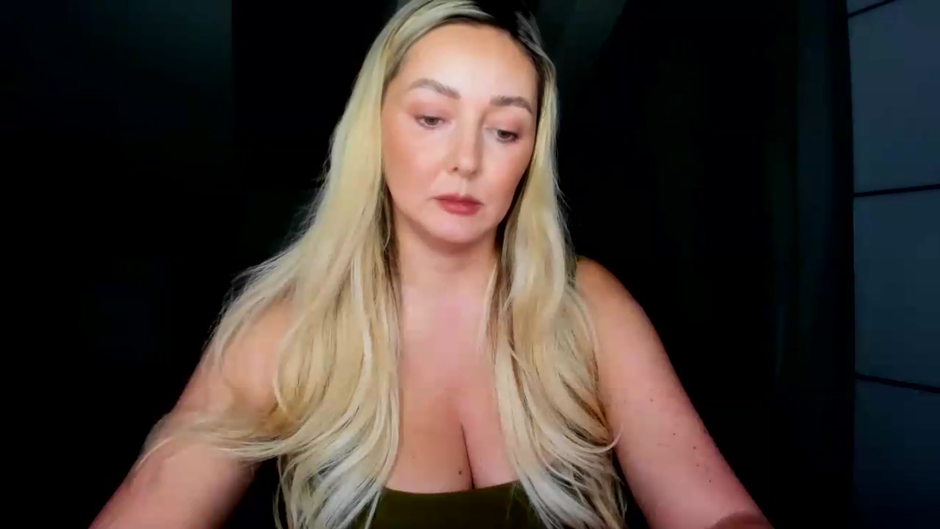 Gallery image thumbnail from Mi_Ha's myfreecams stream on, 08/14/2026, 13:27 image 18 of 20