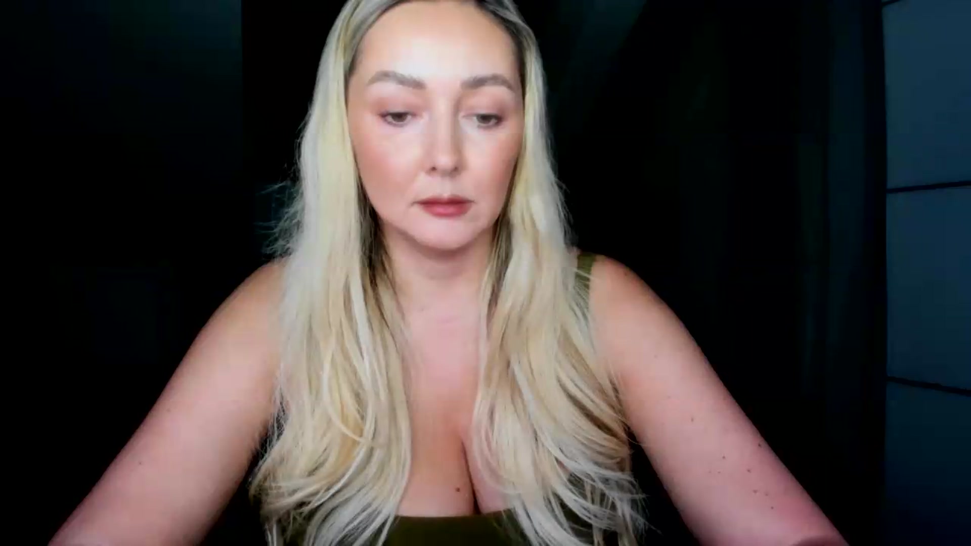 Gallery image thumbnail from Mi_Ha's myfreecams stream on, 08/14/2026, 13:27 image 9 of 20
