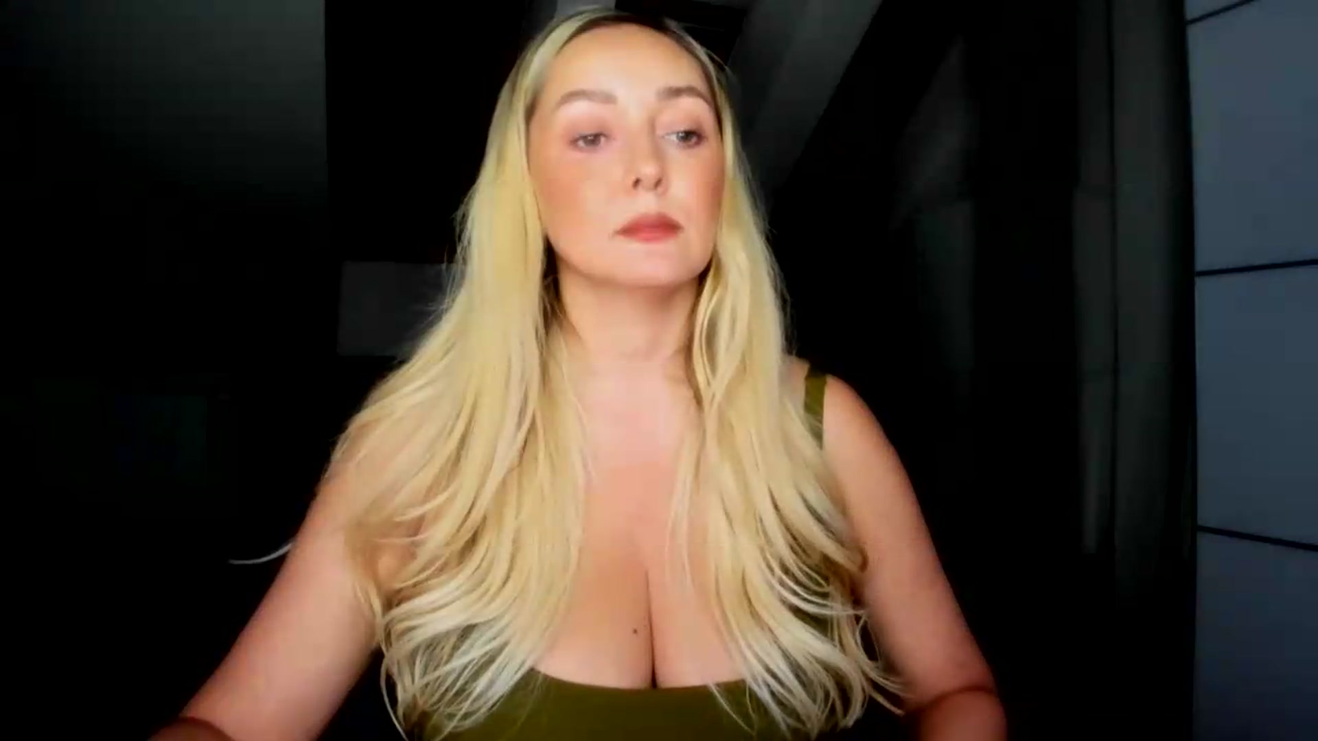 Gallery image thumbnail from Mi_Ha's myfreecams stream on, 08/14/2026, 15:34 image 3 of 20
