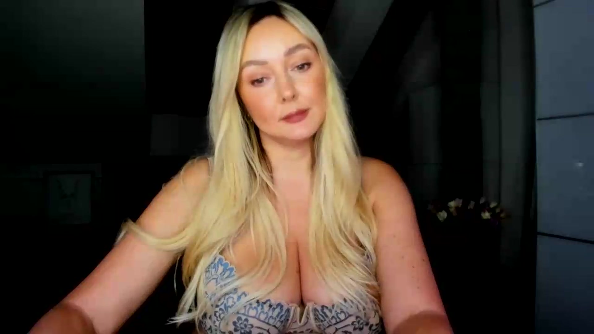 Gallery image thumbnail from Mi_Ha's myfreecams stream on, 08/18/2026, 13:33 image 14 of 20
