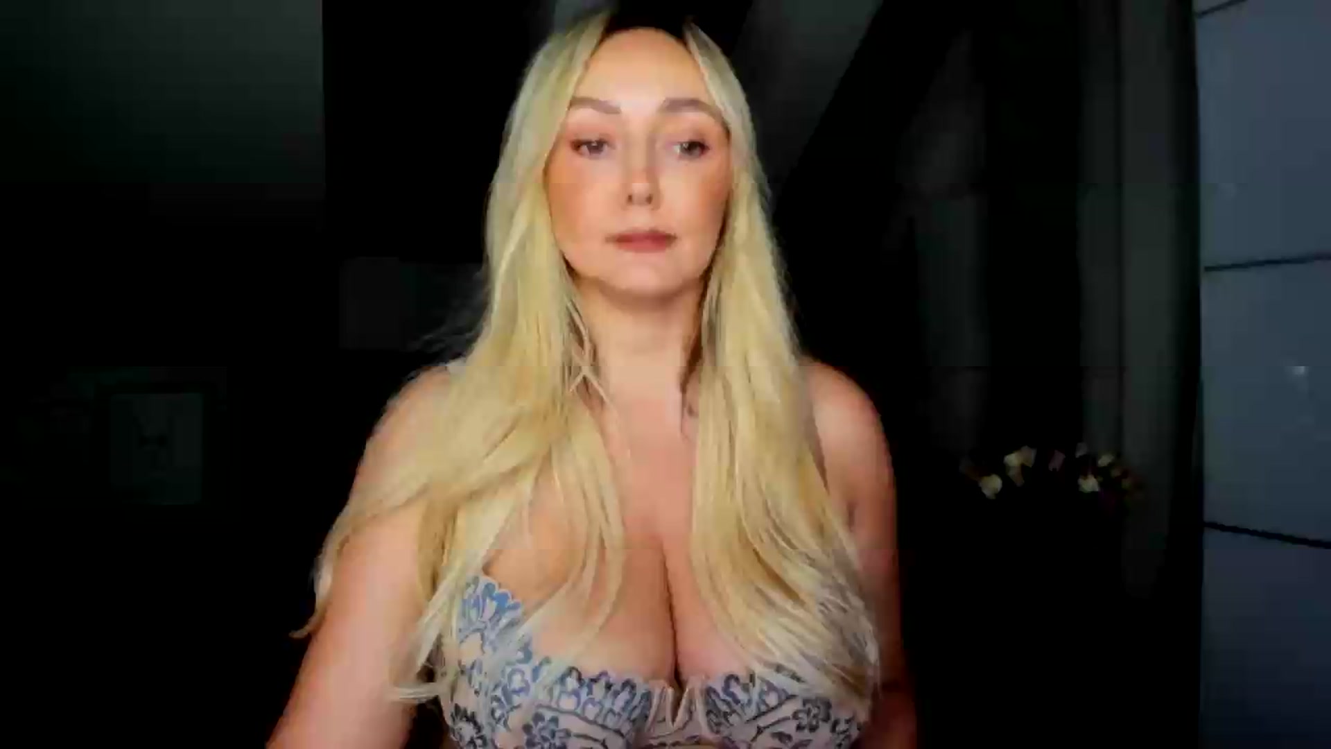 Gallery image thumbnail from Mi_Ha's myfreecams stream on, 08/18/2026, 13:33 image 16 of 20