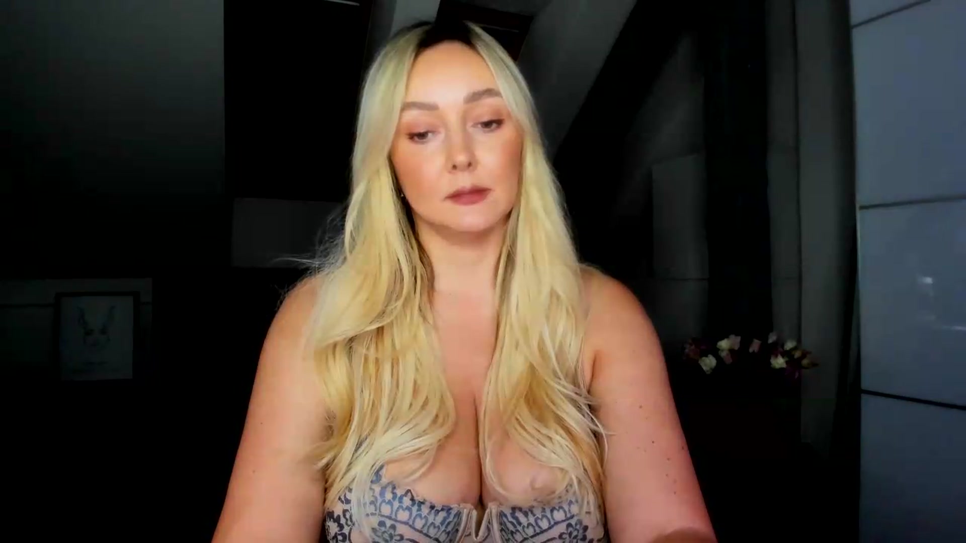Gallery image thumbnail from Mi_Ha's myfreecams stream on, 08/18/2026, 13:33 image 2 of 20