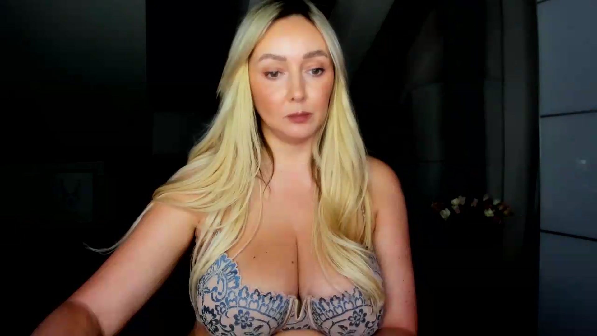 Gallery image thumbnail from Mi_Ha's myfreecams stream on, 08/18/2026, 15:05 image 7 of 20