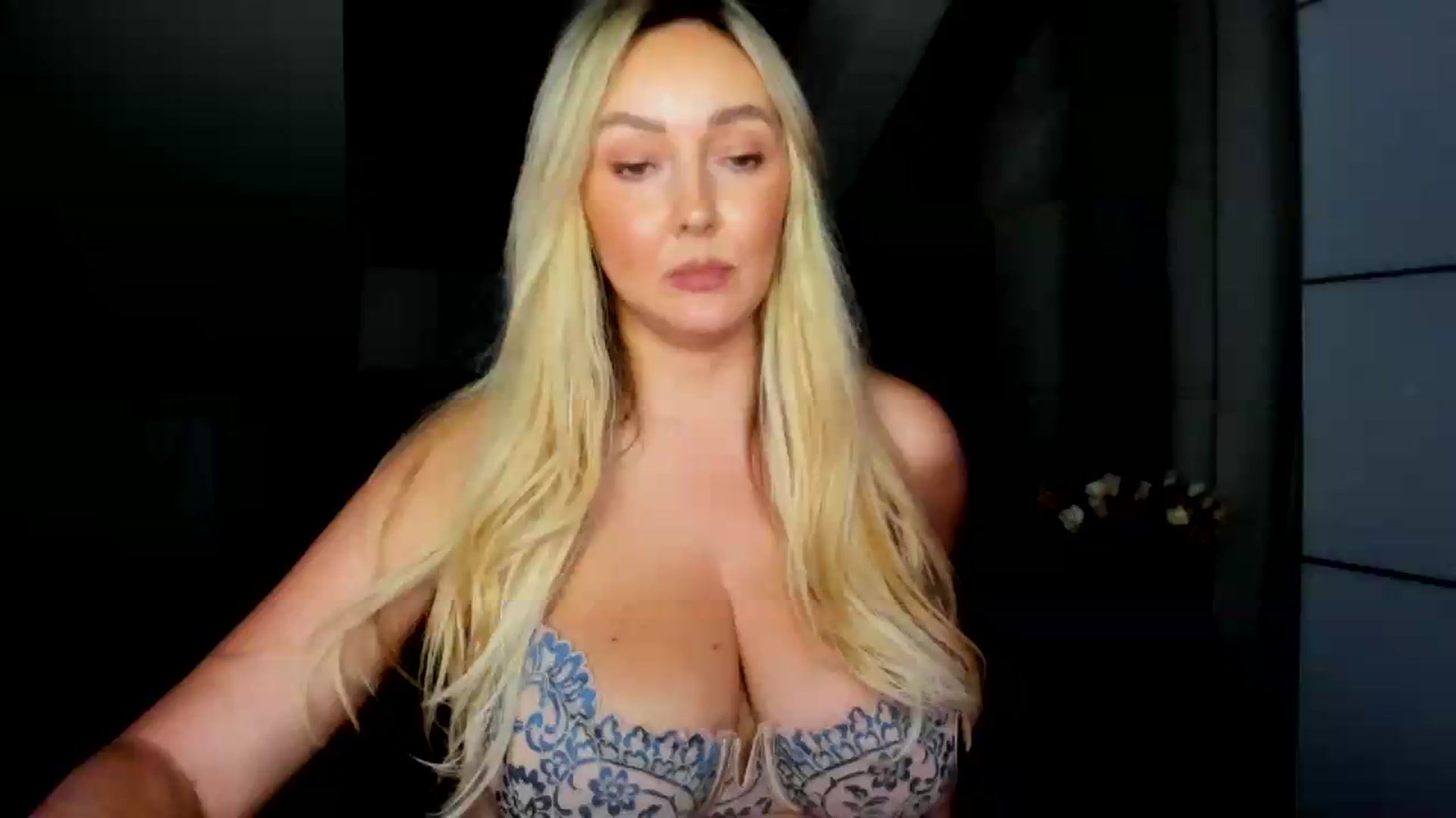 Gallery image thumbnail from Mi_Ha's myfreecams stream on, 08/18/2026, 16:03 image 7 of 20