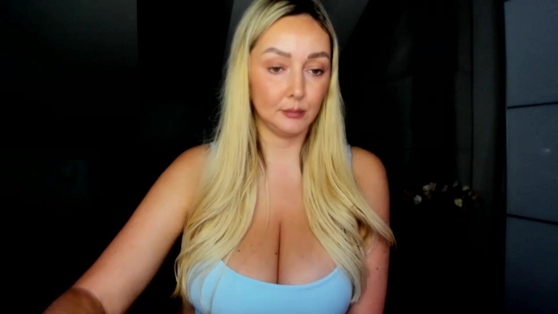 Gallery image thumbnail from Mi_Ha's myfreecams stream on, 08/19/2026, 15:55 image 10 of 20