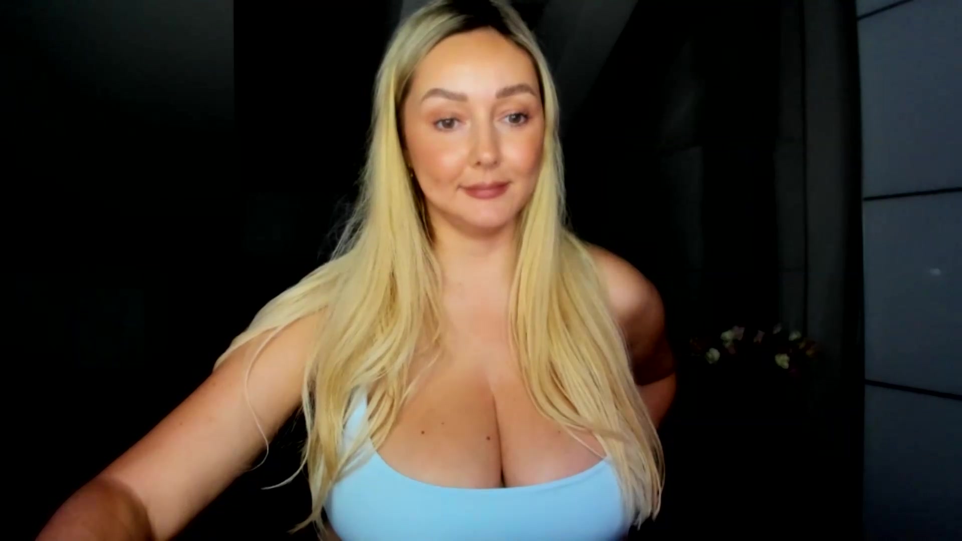 Gallery image thumbnail from Mi_Ha's myfreecams stream on, 08/19/2026, 15:55 image 14 of 20