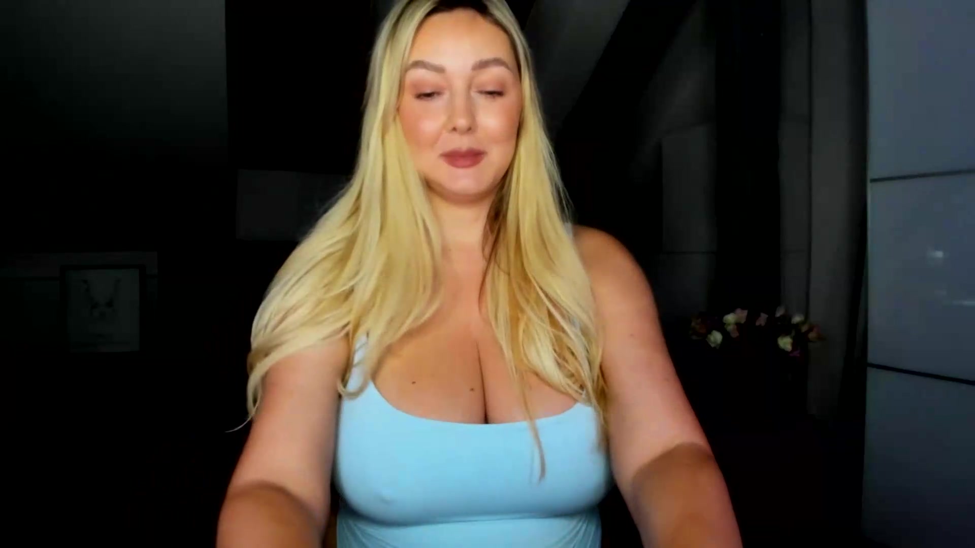 Gallery image thumbnail from Mi_Ha's myfreecams stream on, 08/19/2026, 15:55 image 4 of 20