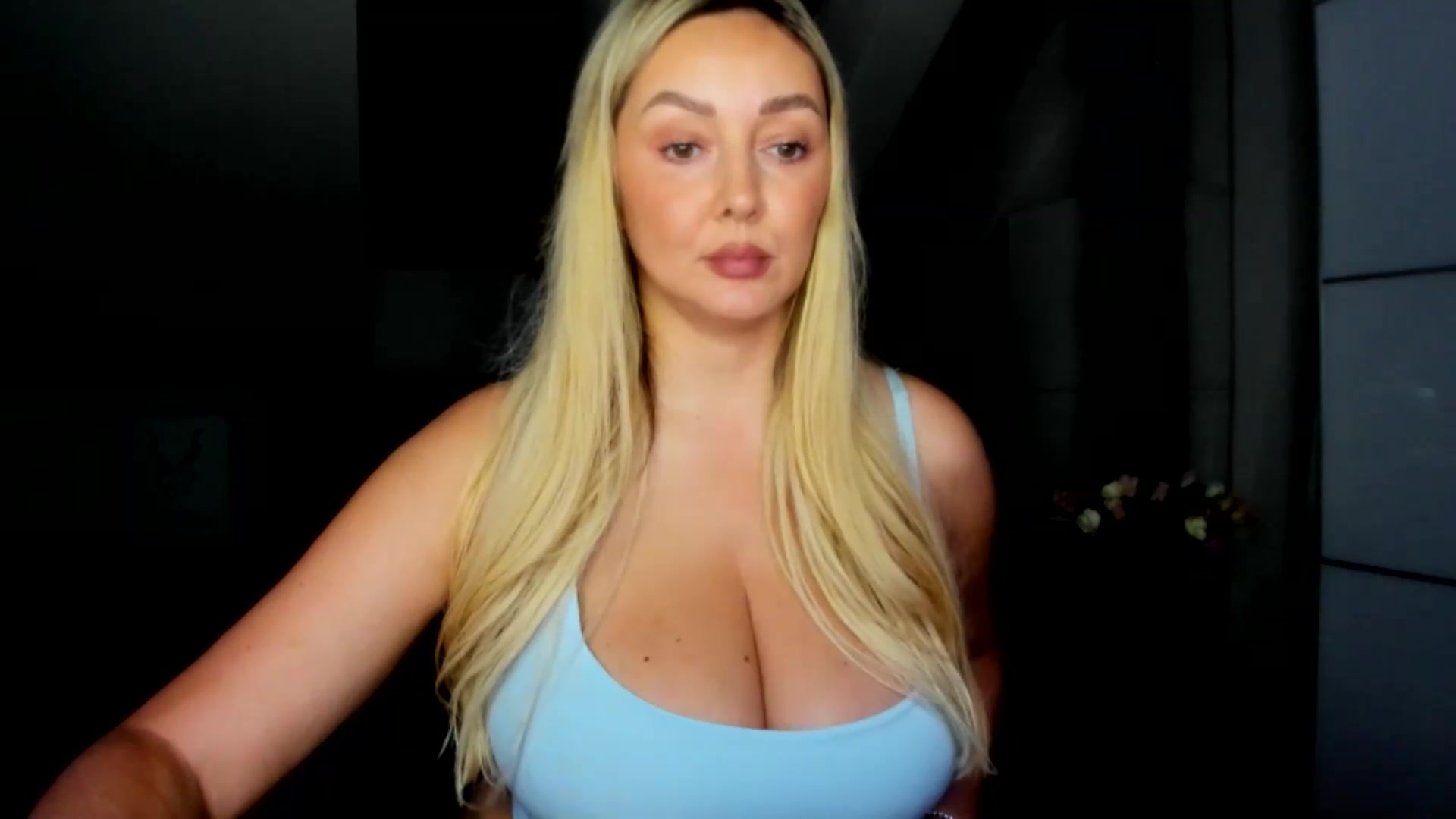 Gallery image thumbnail from Mi_Ha's myfreecams stream on, 08/19/2026, 15:55 image 9 of 20