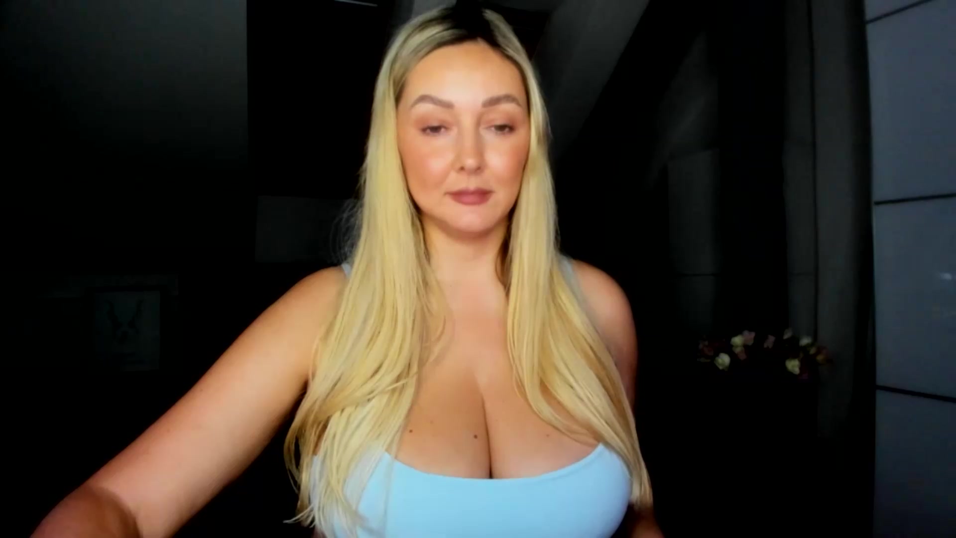 Gallery image thumbnail from Mi_Ha's myfreecams stream on, 08/19/2026, 15:55 image 15 of 20