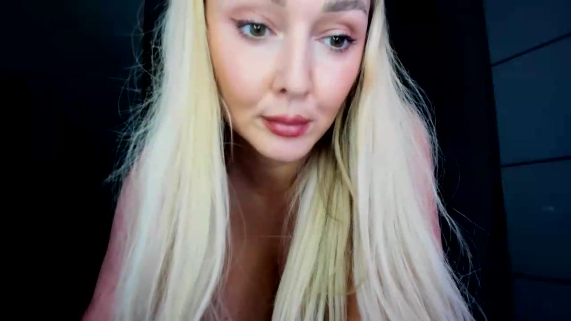Gallery image thumbnail from Mi_Ha's myfreecams stream on, 08/20/2026, 16:04 image 4 of 20