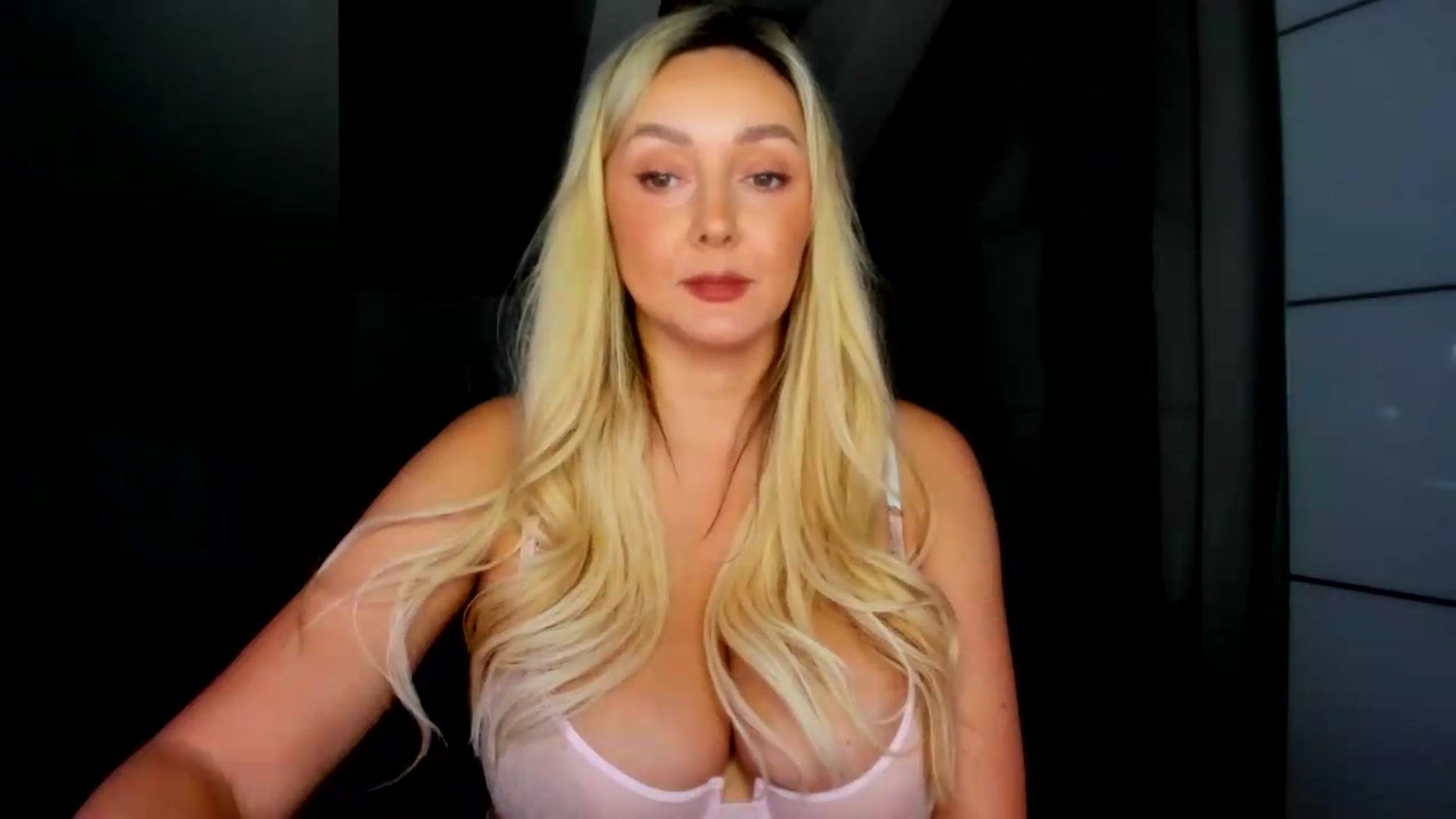 Gallery image thumbnail from Mi_Ha's myfreecams stream on, 08/22/2026, 13:26 image 18 of 20