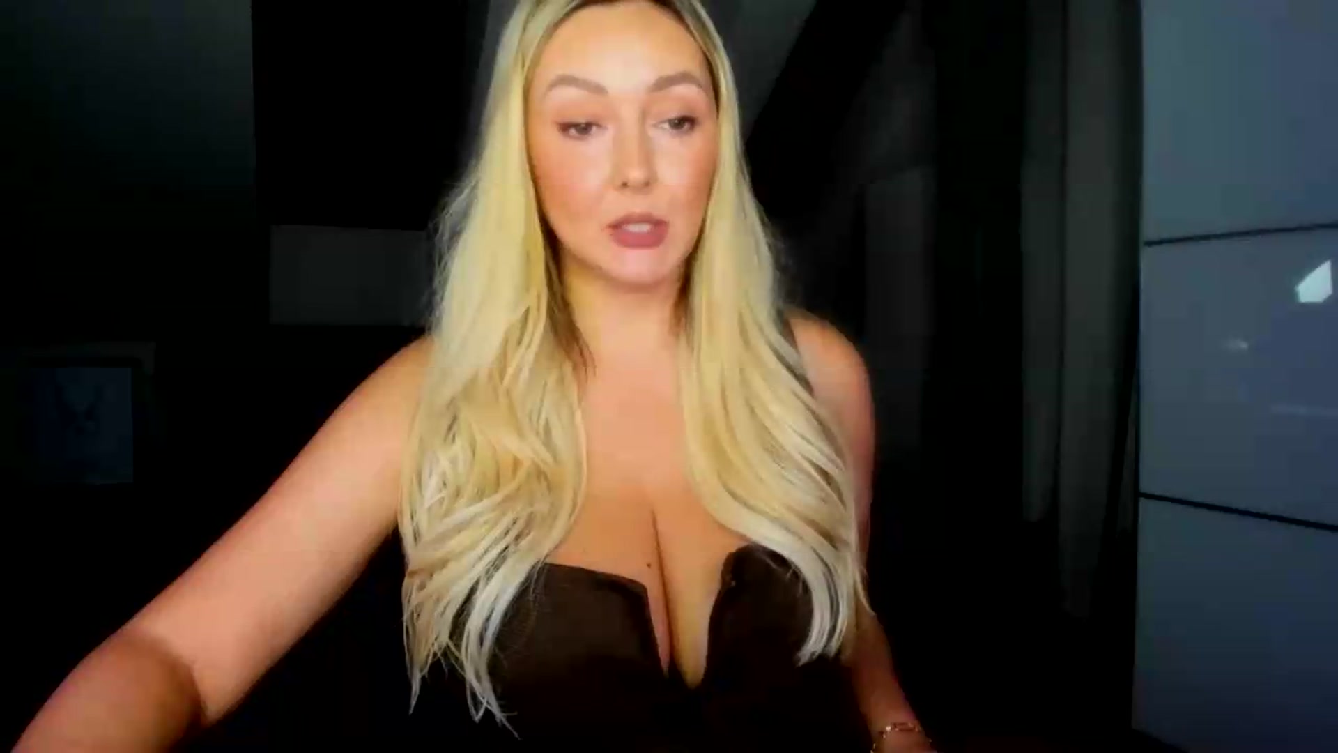 Gallery image thumbnail from Mi_Ha's myfreecams stream on, 08/26/2026, 18:08 image 7 of 20