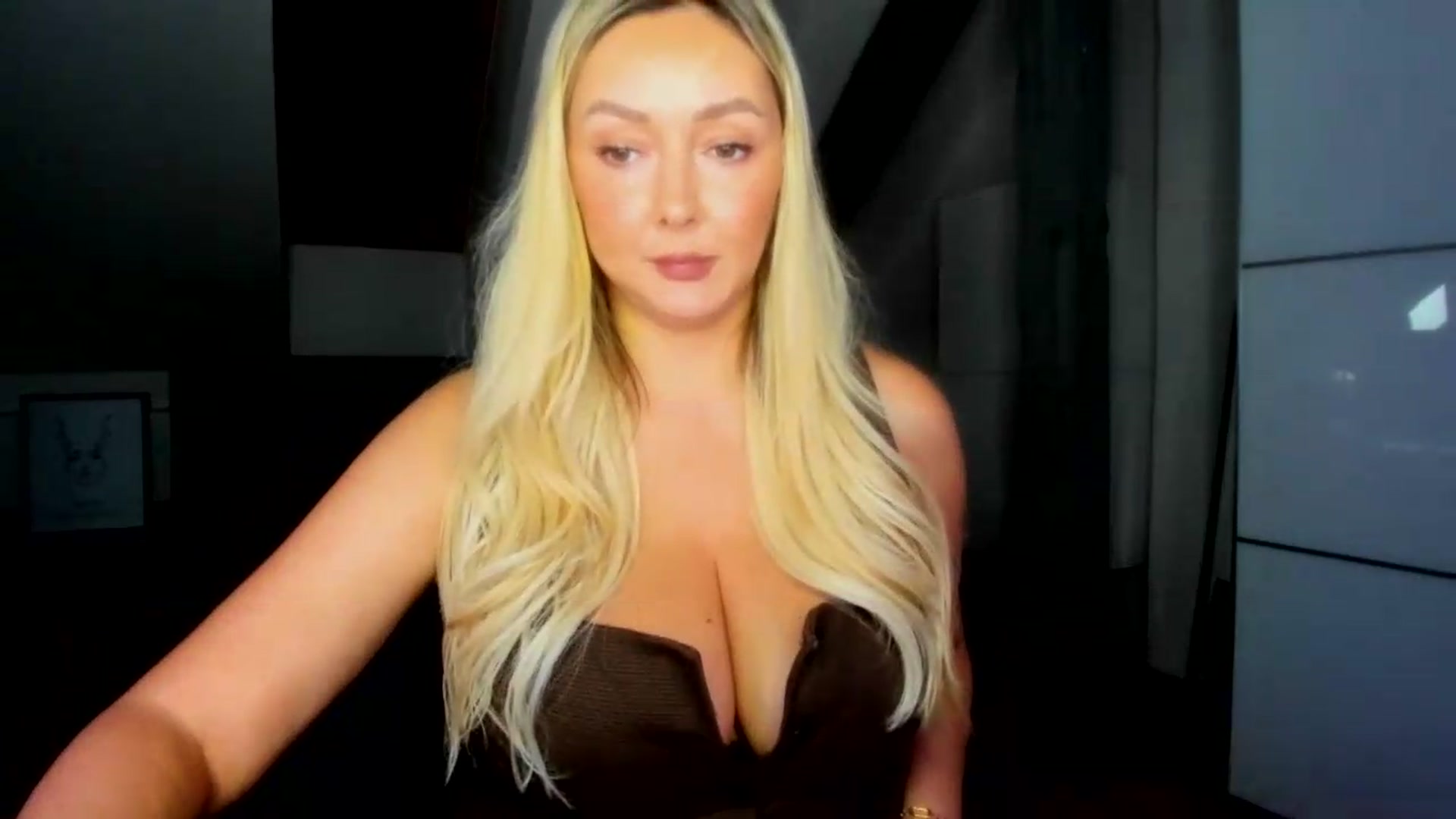 Gallery image thumbnail from Mi_Ha's myfreecams stream on, 08/26/2026, 18:08 image 8 of 20