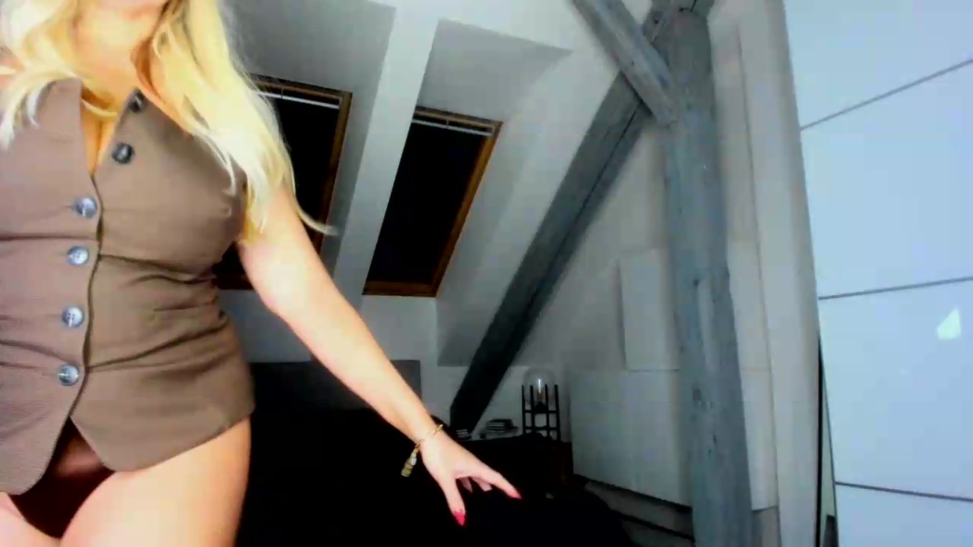 Gallery image thumbnail from Mi_Ha's myfreecams stream on, 08/26/2026, 18:09 image 2 of 20