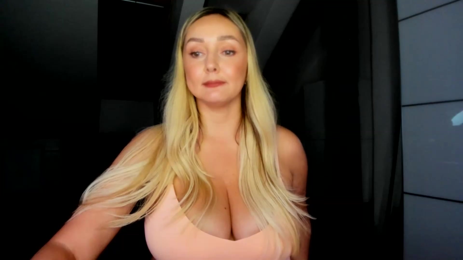 Gallery image thumbnail from Mi_Ha's myfreecams stream on, 08/27/2026, 14:15 image 15 of 20