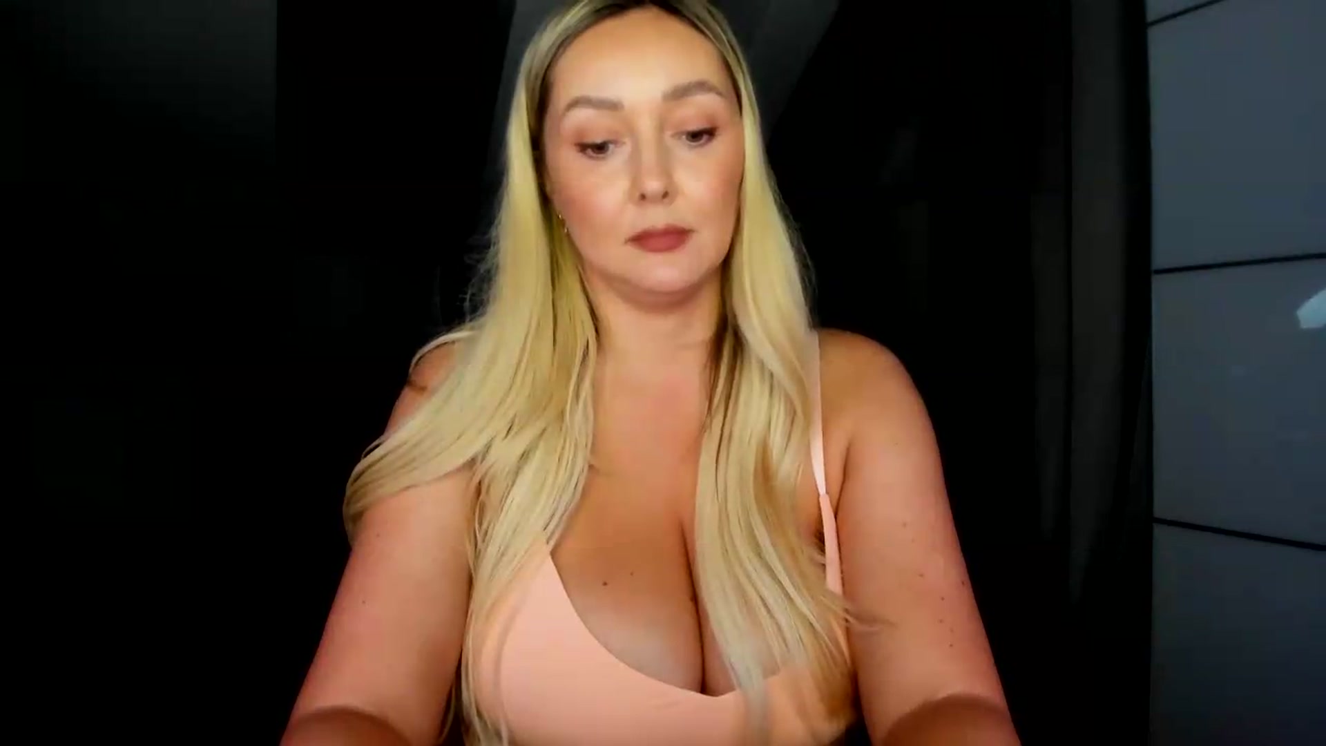 Gallery image thumbnail from Mi_Ha's myfreecams stream on, 08/27/2026, 15:33 image 5 of 20