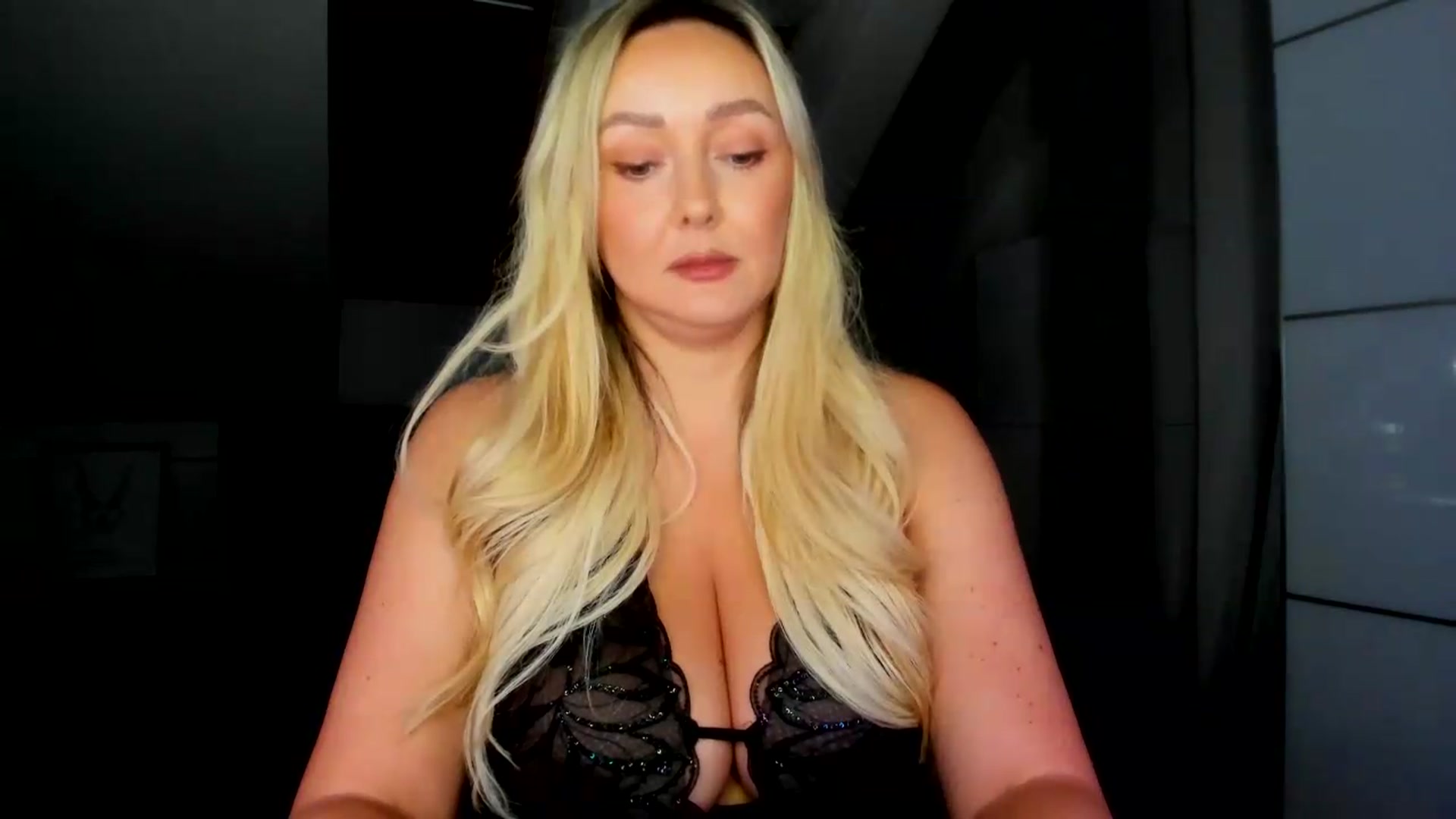 Gallery image thumbnail from Mi_Ha's myfreecams stream on, 08/28/2026, 13:11 image 14 of 20