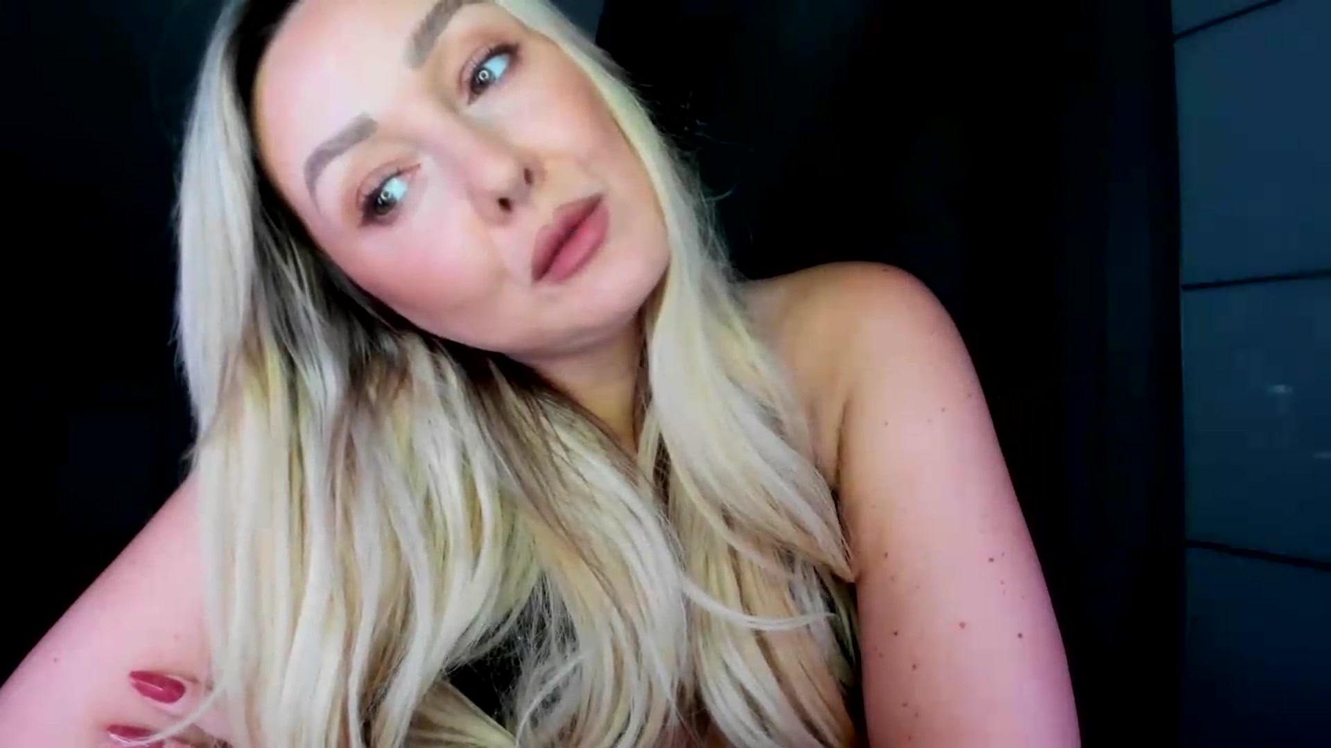 Gallery image thumbnail from Mi_Ha's myfreecams stream on, 08/28/2026, 13:11 image 6 of 20