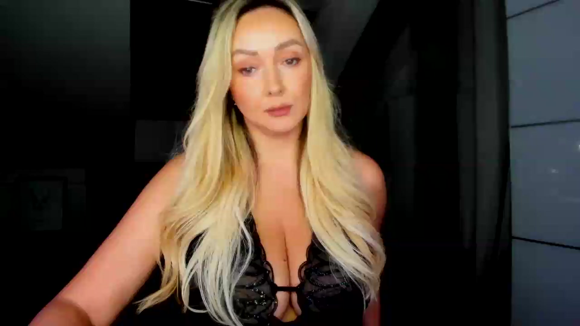 Gallery image thumbnail from Mi_Ha's myfreecams stream on, 08/28/2026, 13:11 image 13 of 20