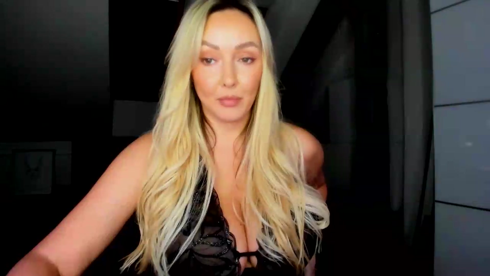 Gallery image thumbnail from Mi_Ha's myfreecams stream on, 08/28/2026, 14:05 image 2 of 20