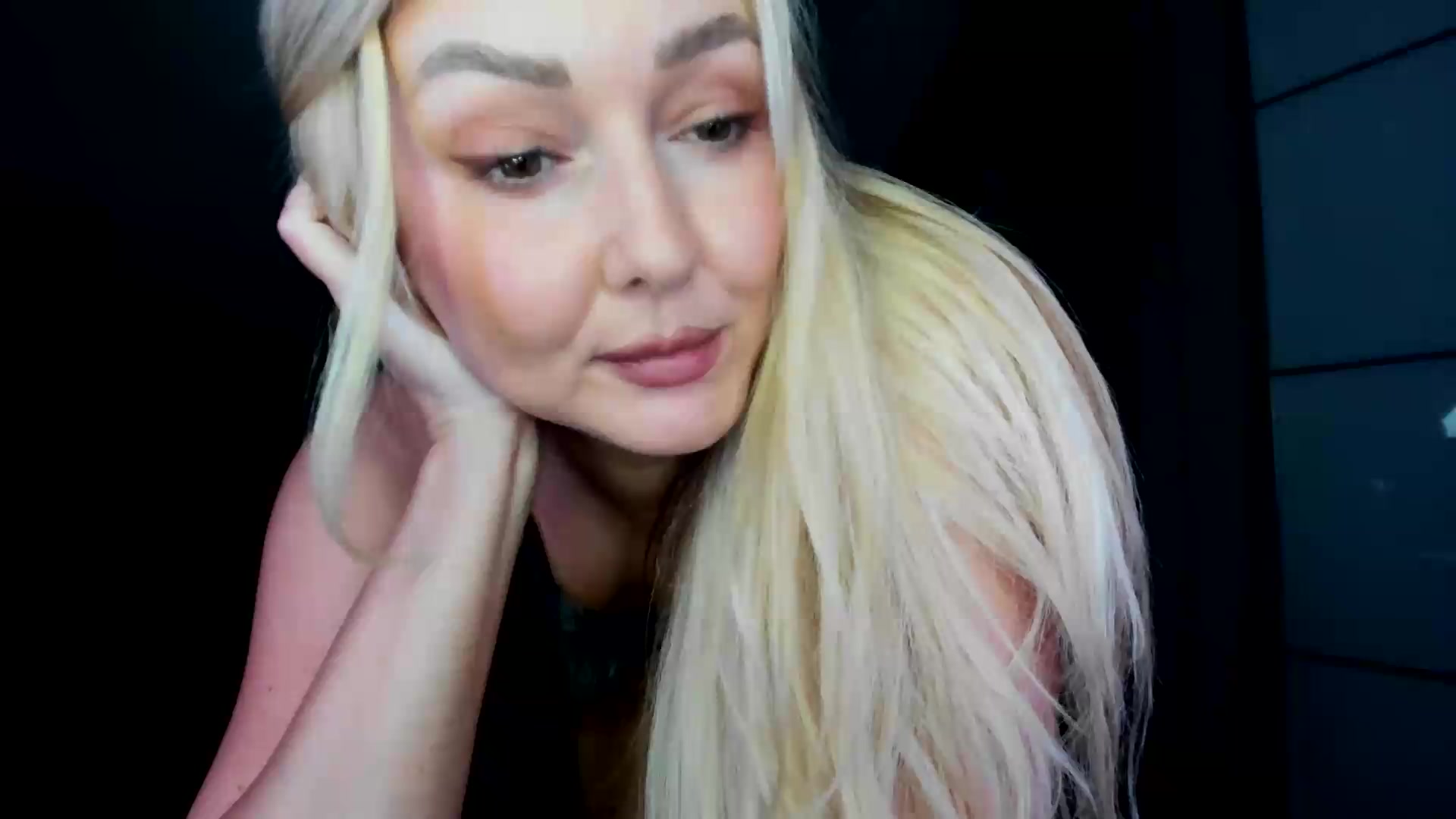 Gallery image thumbnail from Mi_Ha's myfreecams stream on, 08/28/2026, 14:05 image 13 of 20
