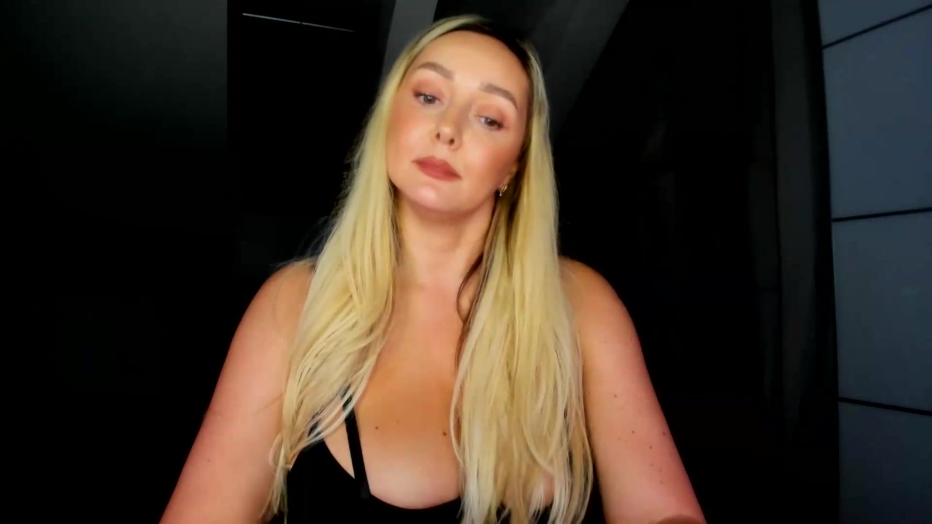 Gallery image thumbnail from Mi_Ha's myfreecams stream on, 08/29/2026, 15:26 image 10 of 20
