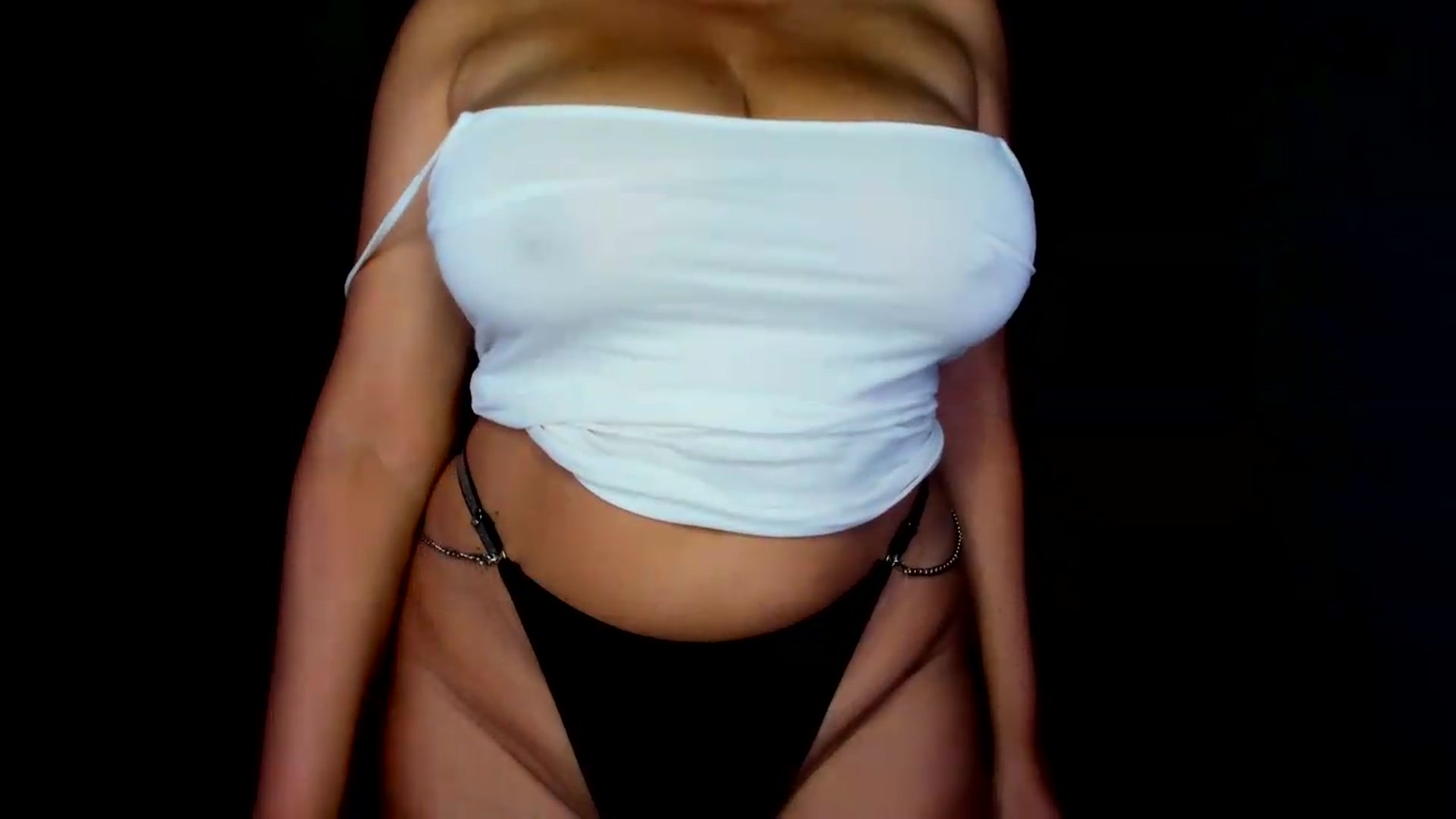 Gallery image thumbnail from Mi_Ha's myfreecams stream on, 08/31/2026, 16:49 image 18 of 20