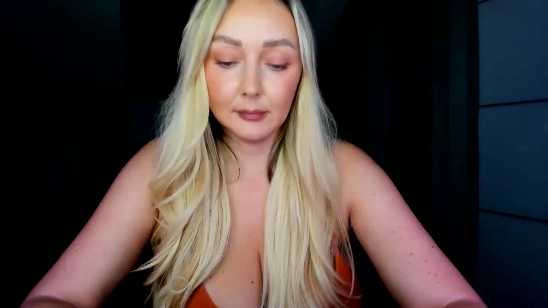 Gallery image thumbnail from Mi_Ha's myfreecams stream on, 09/01/2026, 15:31 image 17 of 20