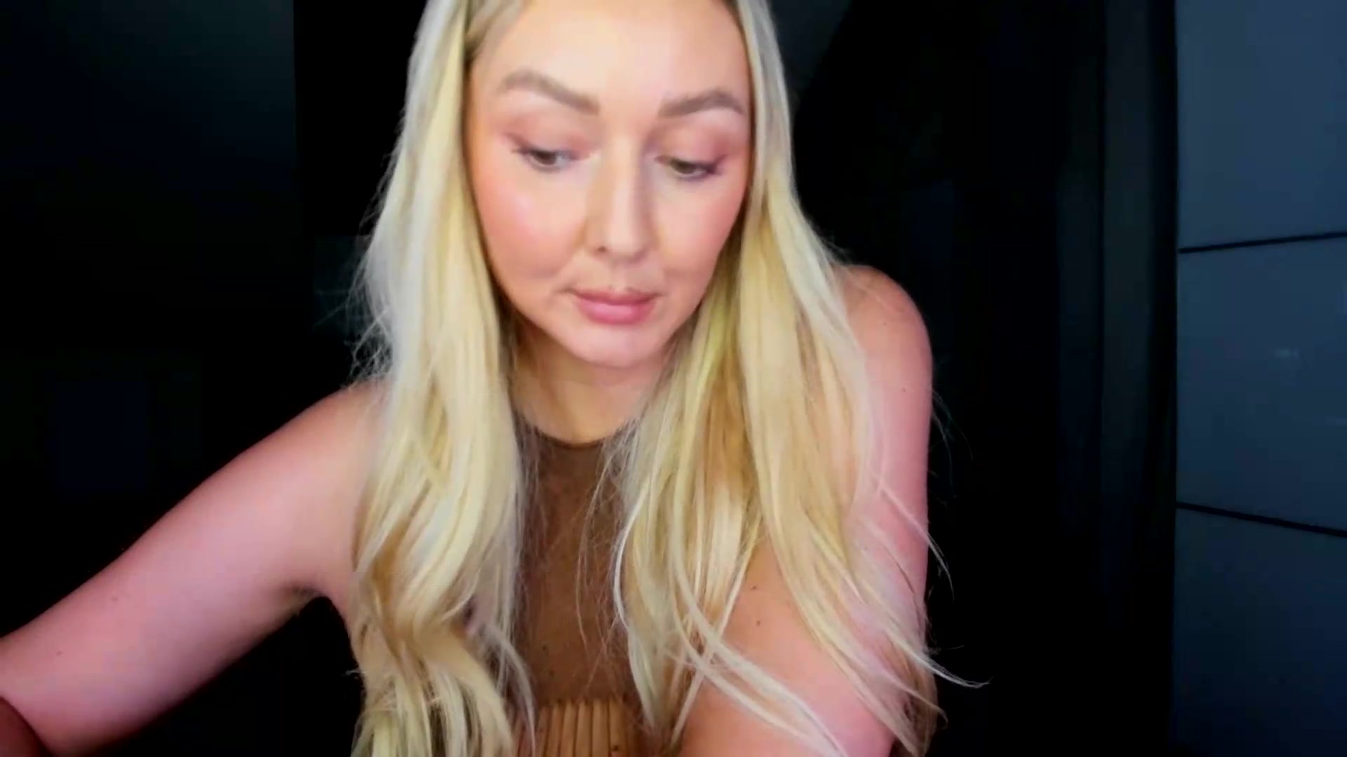 Gallery image thumbnail from Mi_Ha's myfreecams stream on, 09/02/2026, 16:34 image 14 of 20