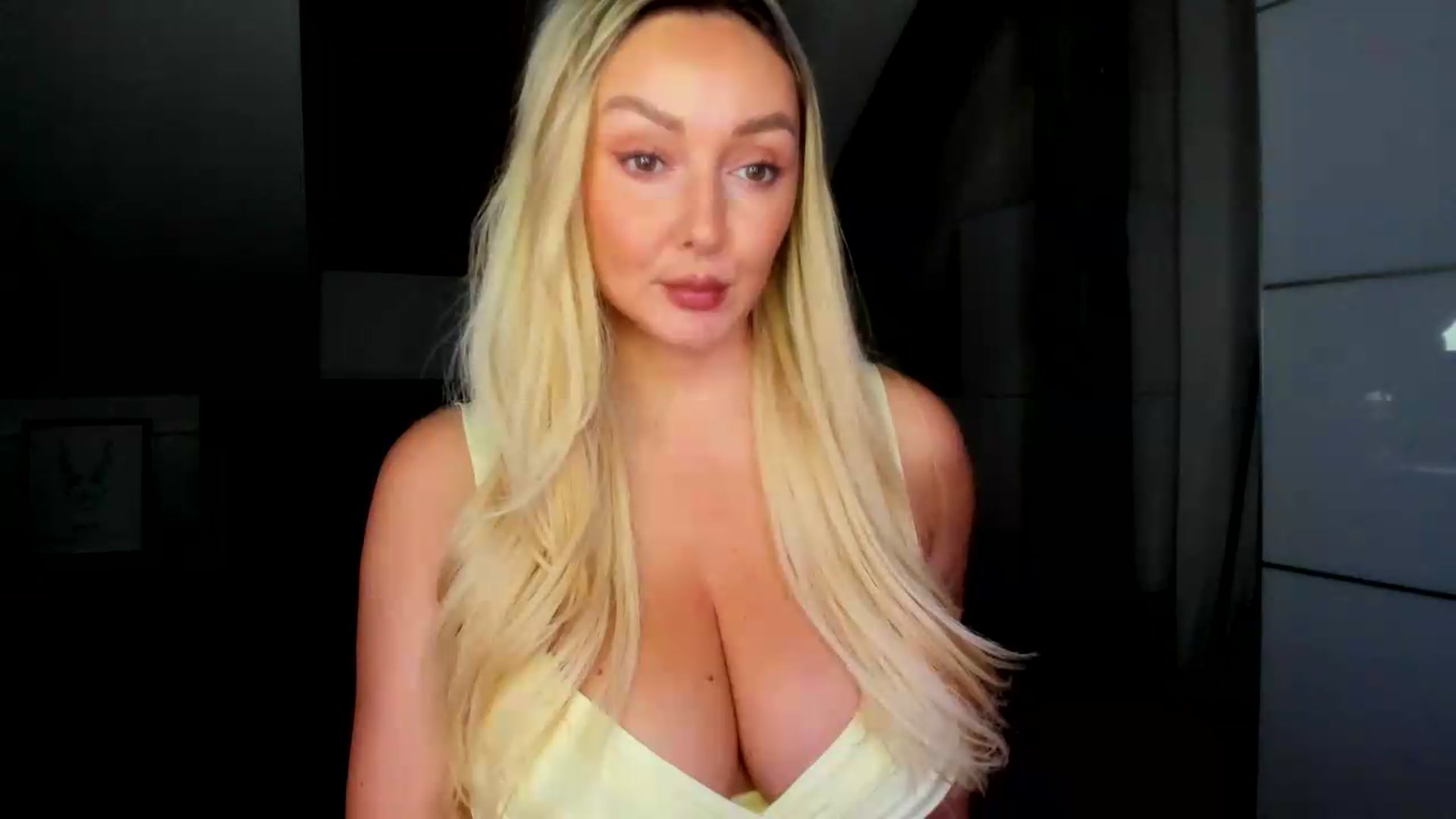 Gallery image thumbnail from Mi_Ha's myfreecams stream on, 09/03/2026, 14:20 image 6 of 20