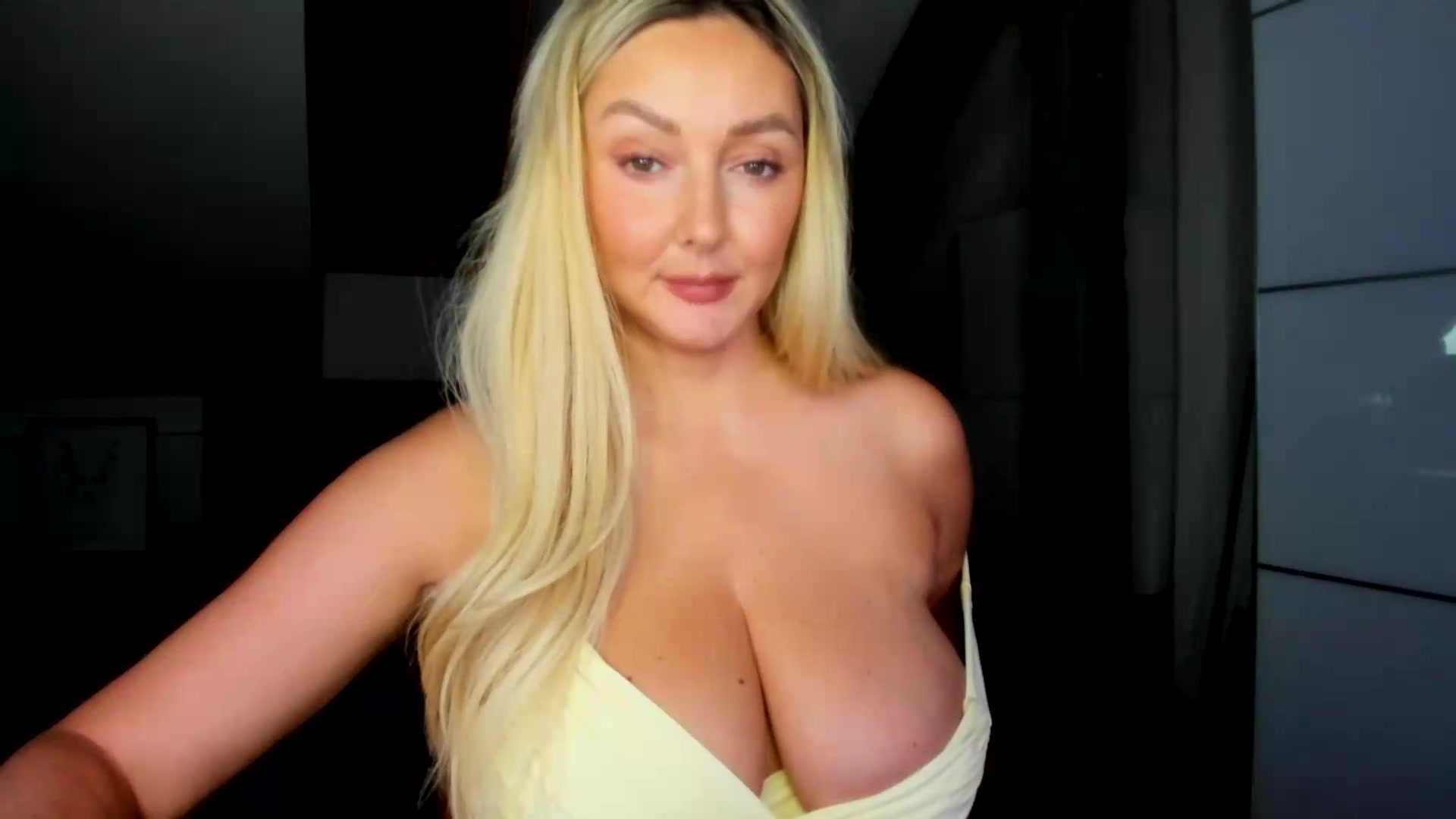 Gallery image thumbnail from Mi_Ha's myfreecams stream on, 09/03/2026, 15:37 image 12 of 20