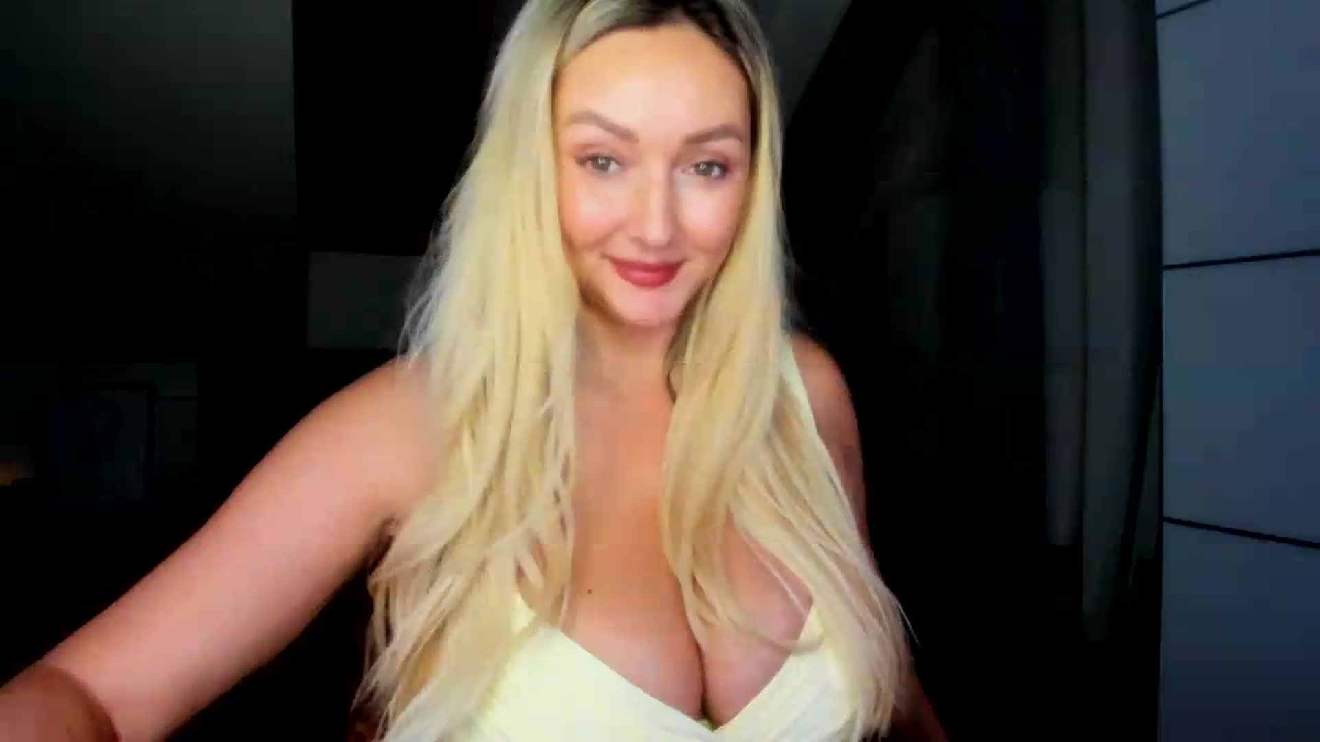 Gallery image thumbnail from Mi_Ha's myfreecams stream on, 09/03/2026, 20:43 image 6 of 20
