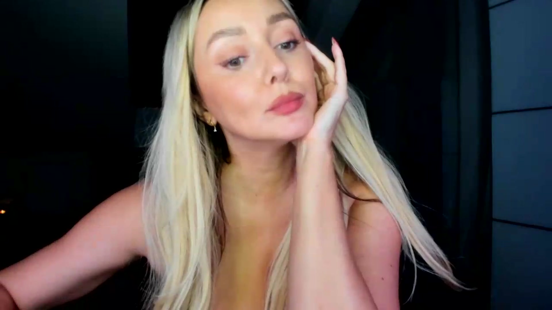 Gallery image thumbnail from Mi_Ha's myfreecams stream on, 09/03/2026, 21:18 image 4 of 20