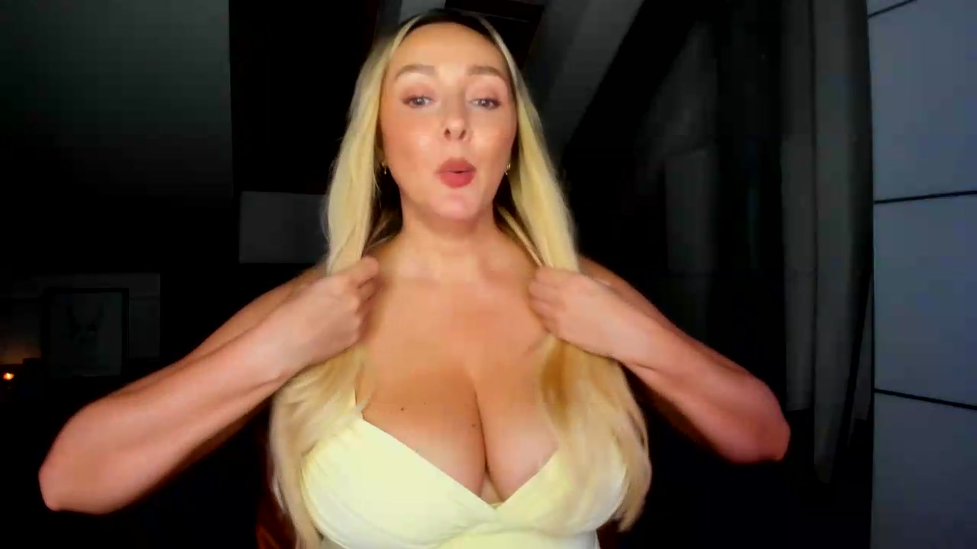 Gallery image thumbnail from Mi_Ha's myfreecams stream on, 09/03/2026, 21:18 image 15 of 20
