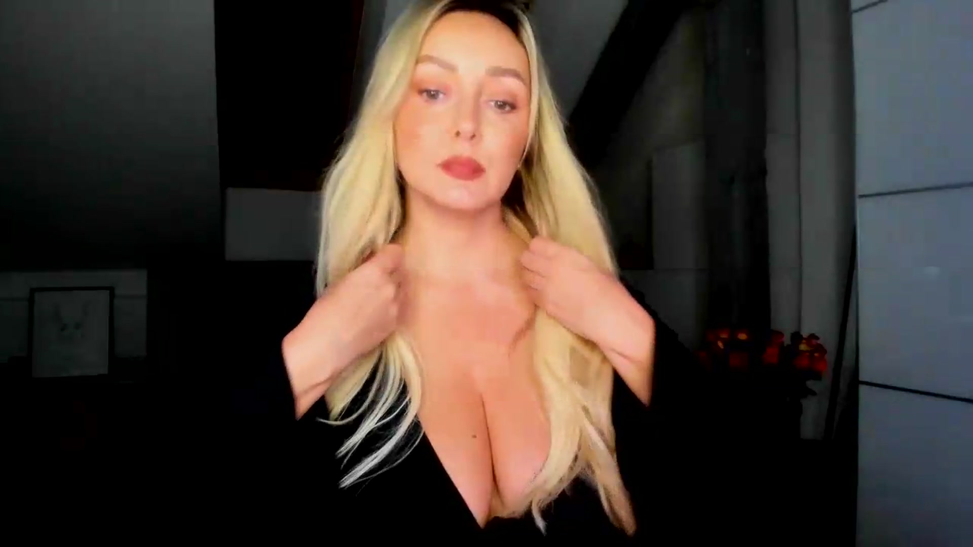 Gallery image thumbnail from Mi_Ha's myfreecams stream on, 09/05/2026, 14:20 image 5 of 20