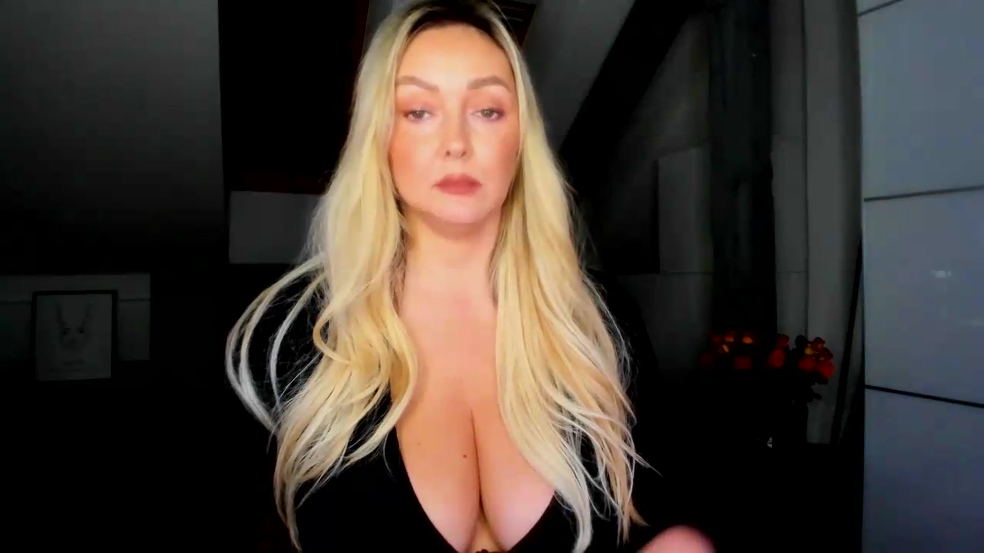 Gallery image thumbnail from Mi_Ha's myfreecams stream on, 09/05/2026, 15:42 image 11 of 20
