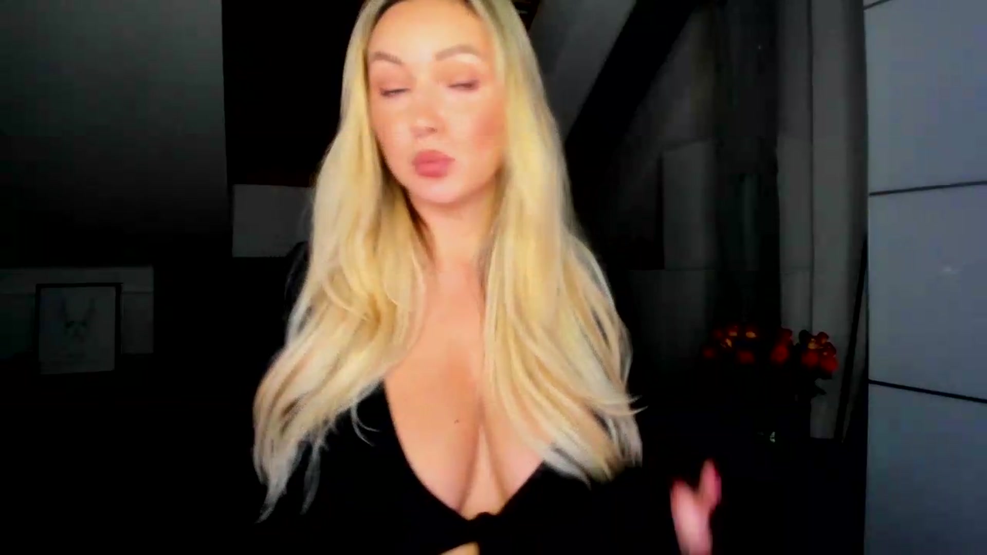 Gallery image thumbnail from Mi_Ha's myfreecams stream on, 09/05/2026, 15:42 image 19 of 20