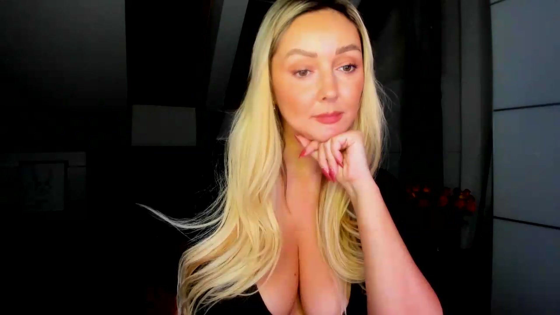 Gallery image thumbnail from Mi_Ha's myfreecams stream on, 09/05/2026, 16:23 image 6 of 20